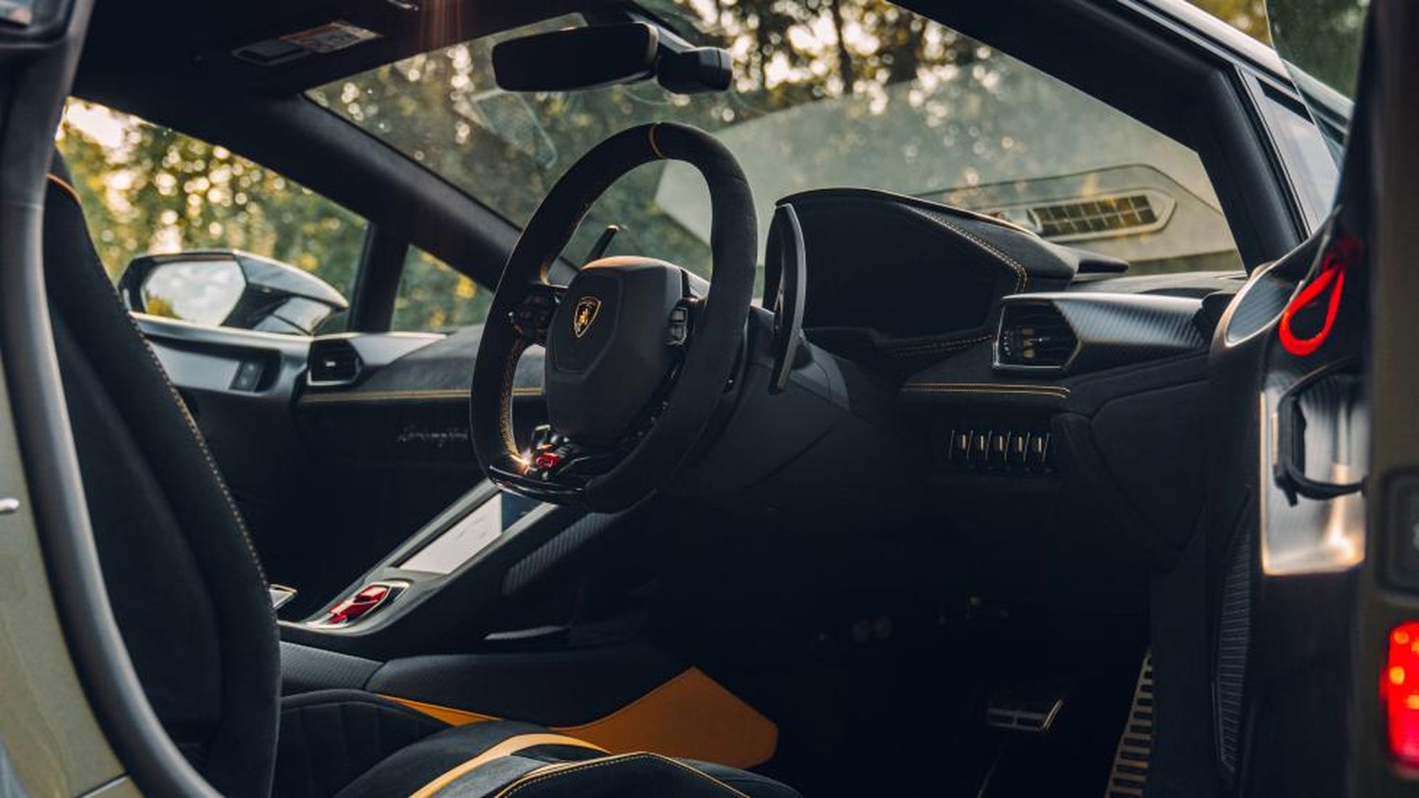 Lamborghini Huracán STO interior