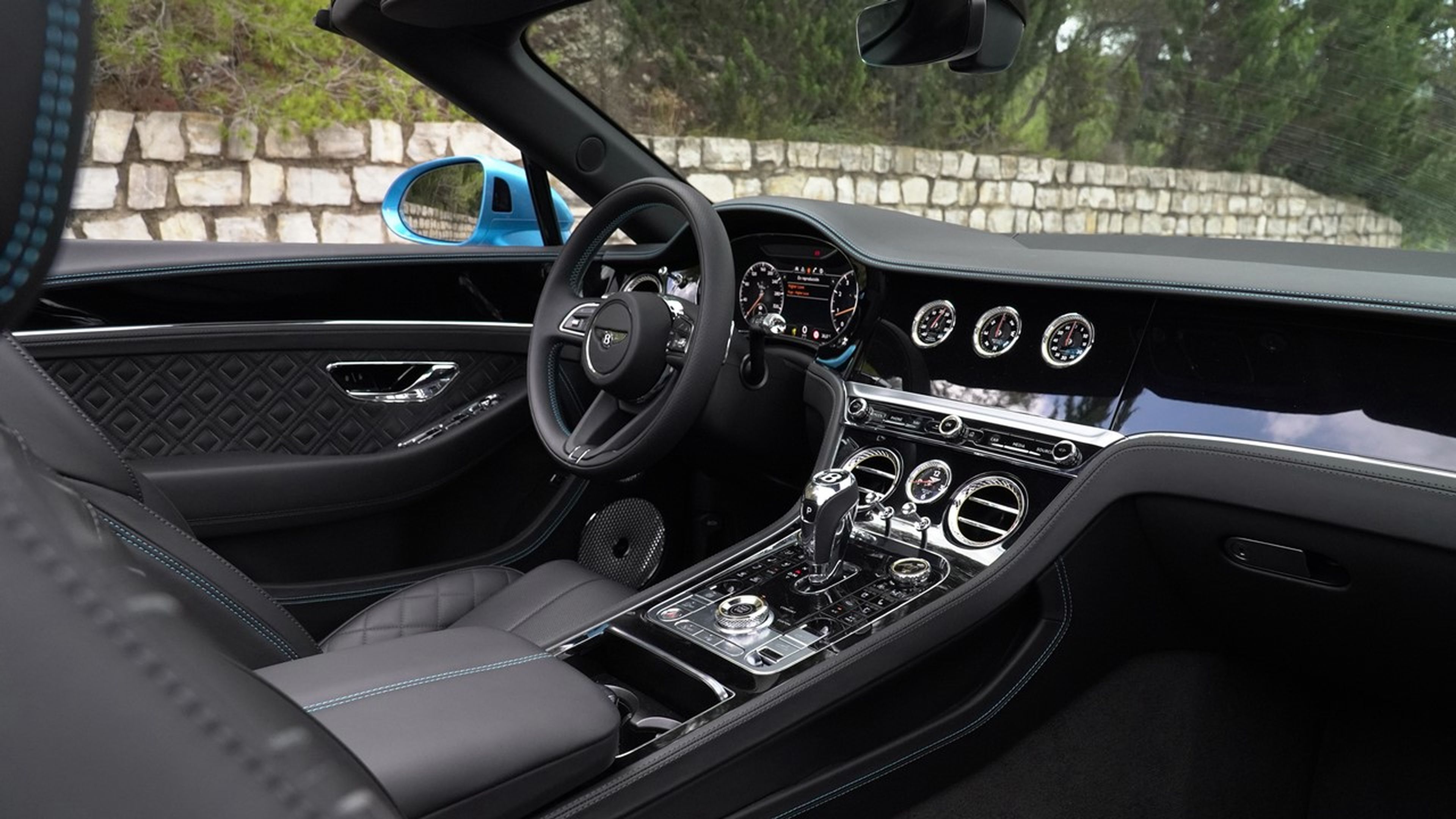 Interior del Bentley Continental GT V8