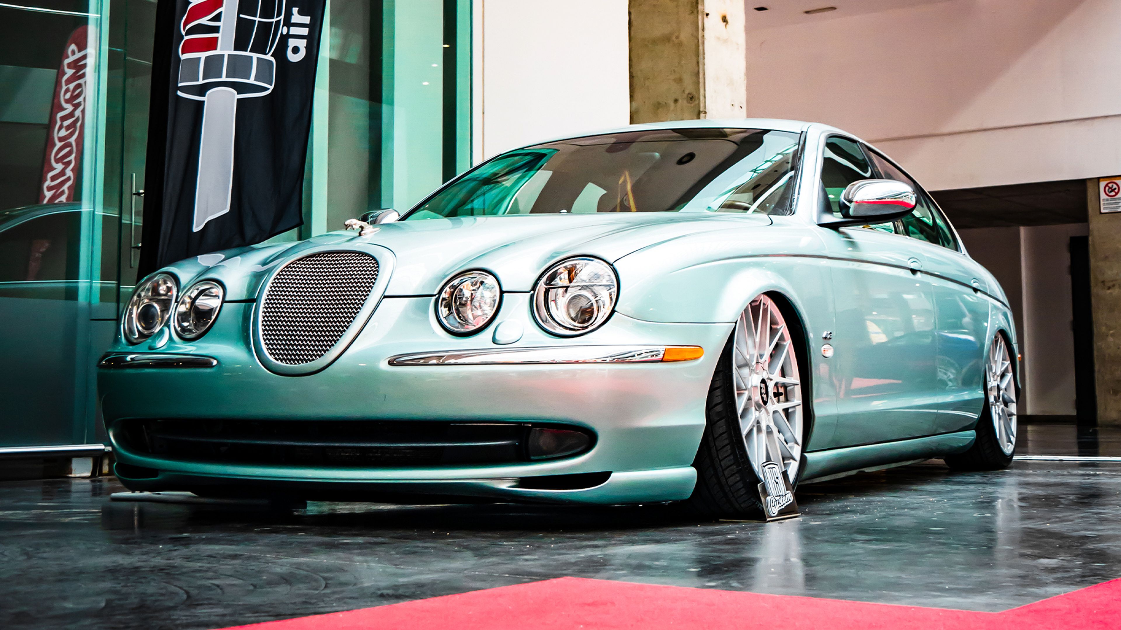 Jaguar estilo stanced.