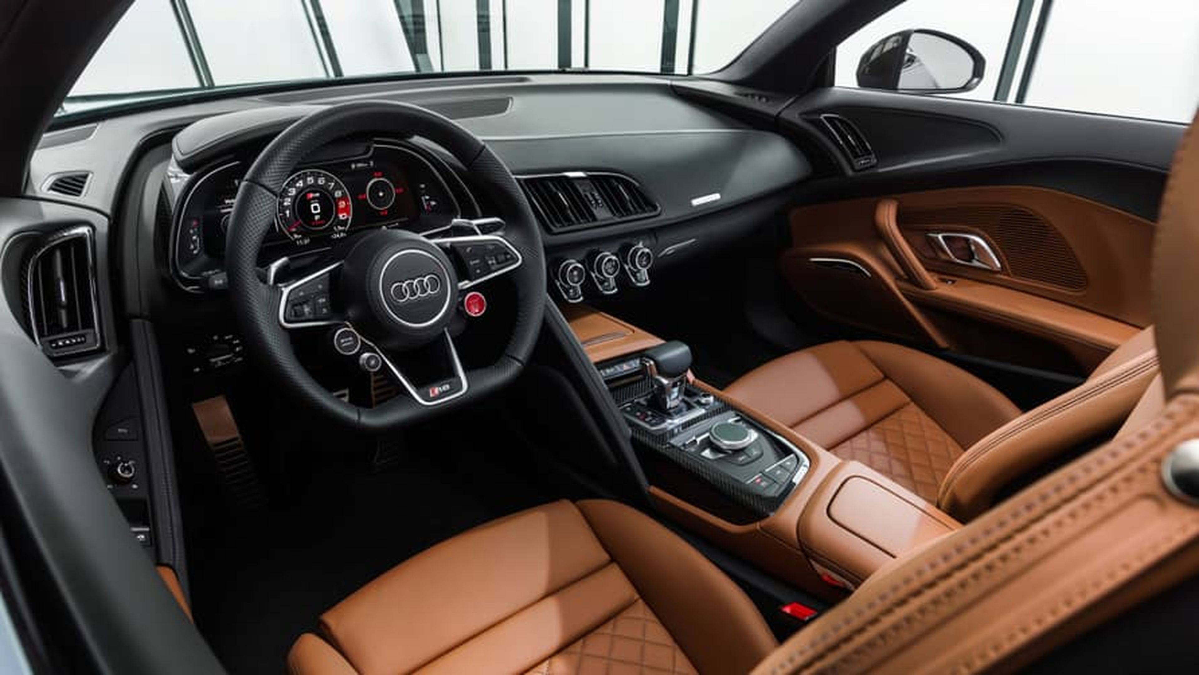 Interior del Audi R8 Spyder.