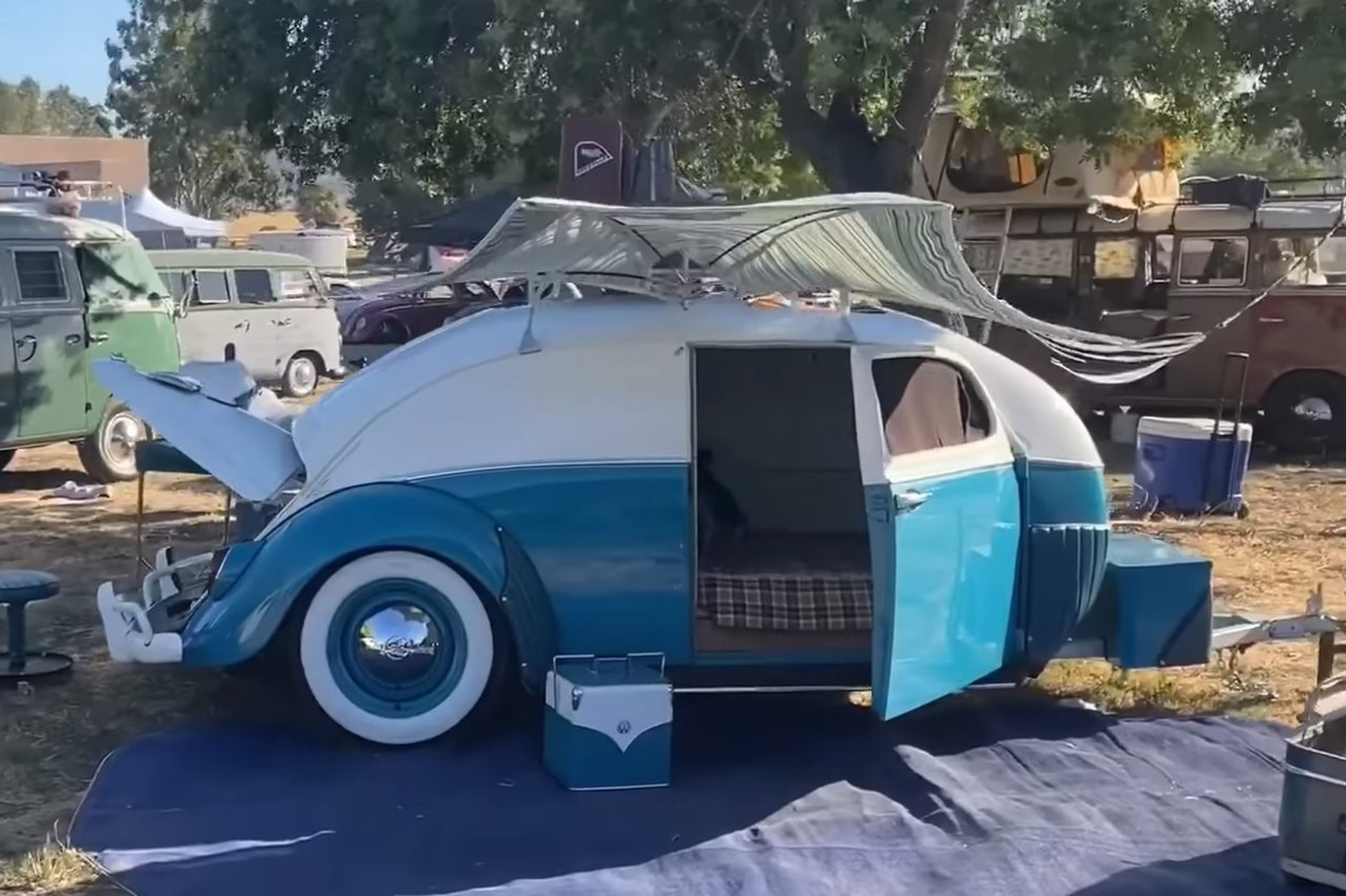 Camper VW Beetle