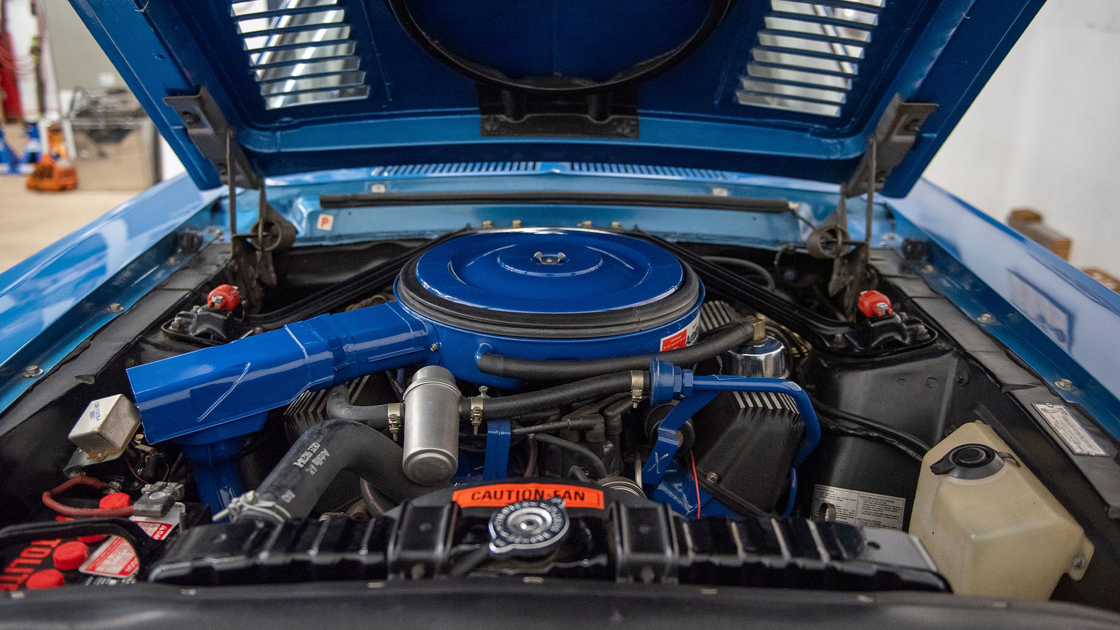 Motor Ford V8 428 modificado por Shelby en un GT500 KR del 68'