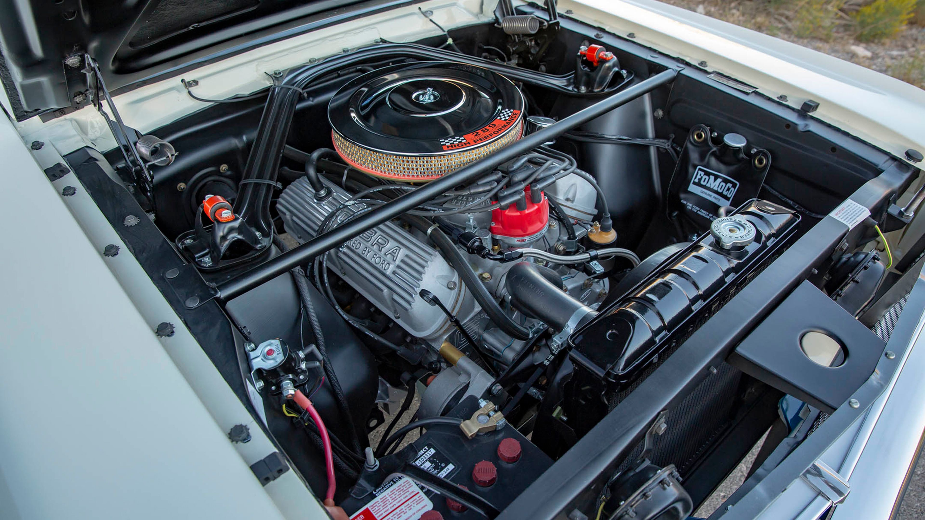 Motor V8 del Ford Mustang Shelby GT350 DE 1965.