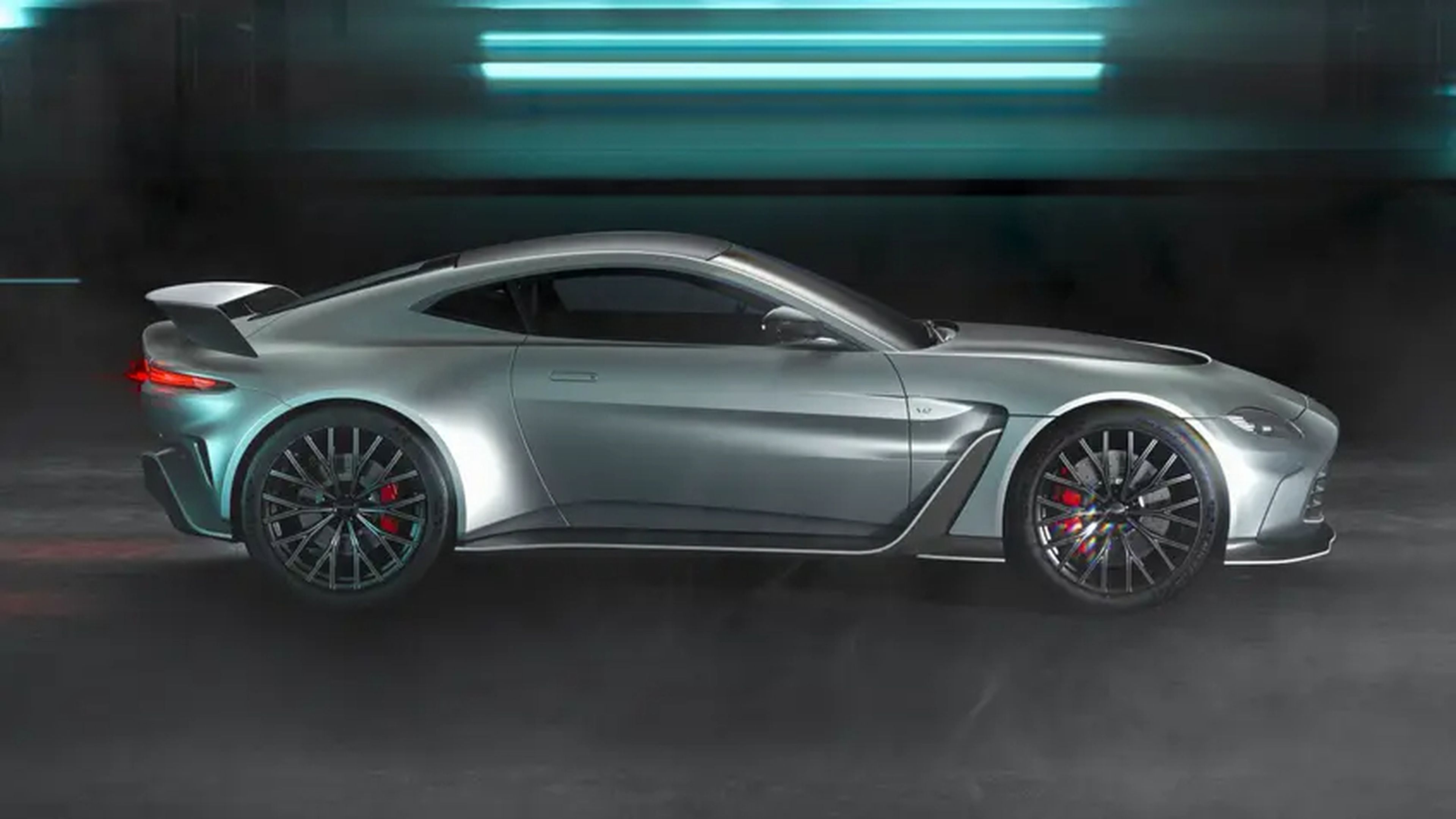 Aston Martin Vantage V12 2022