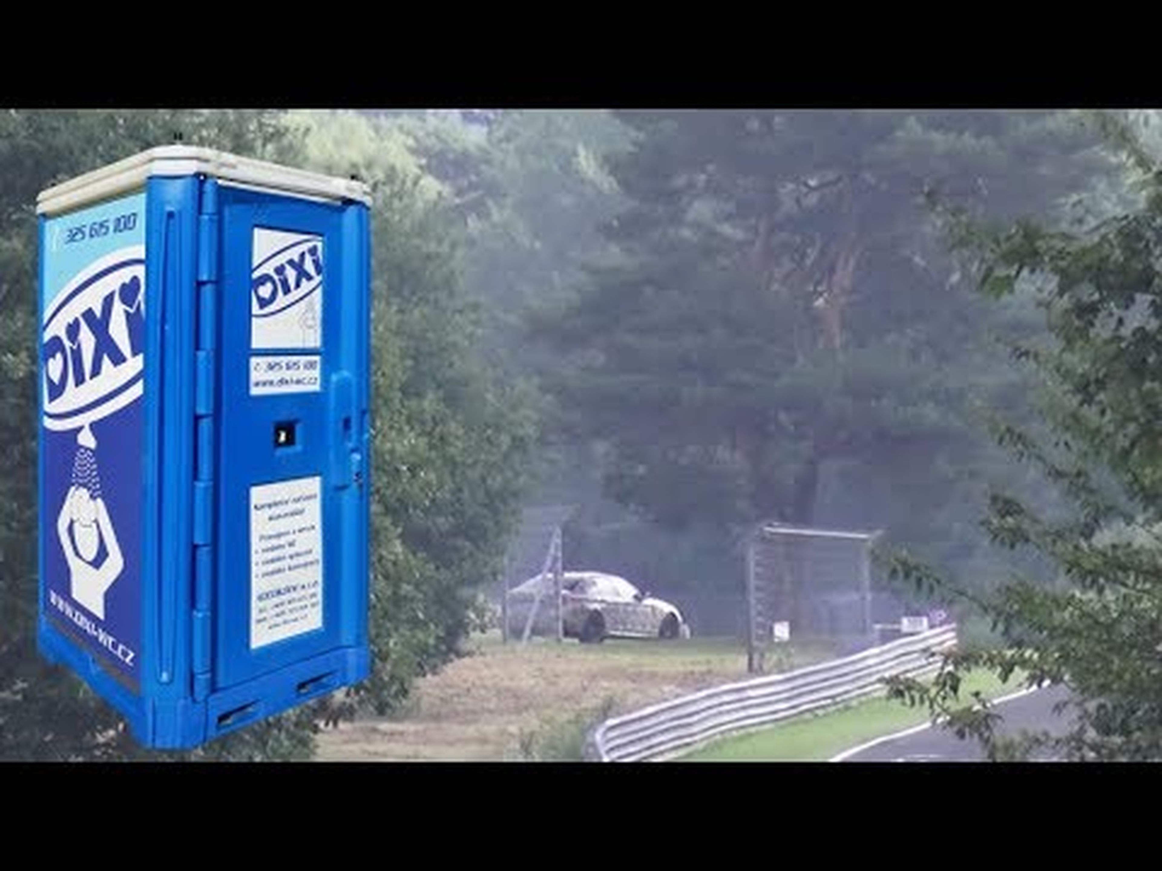 2018 BMW M5 Driver Stops in the middle of the Nordschleife.... TO TAKE A PISS!