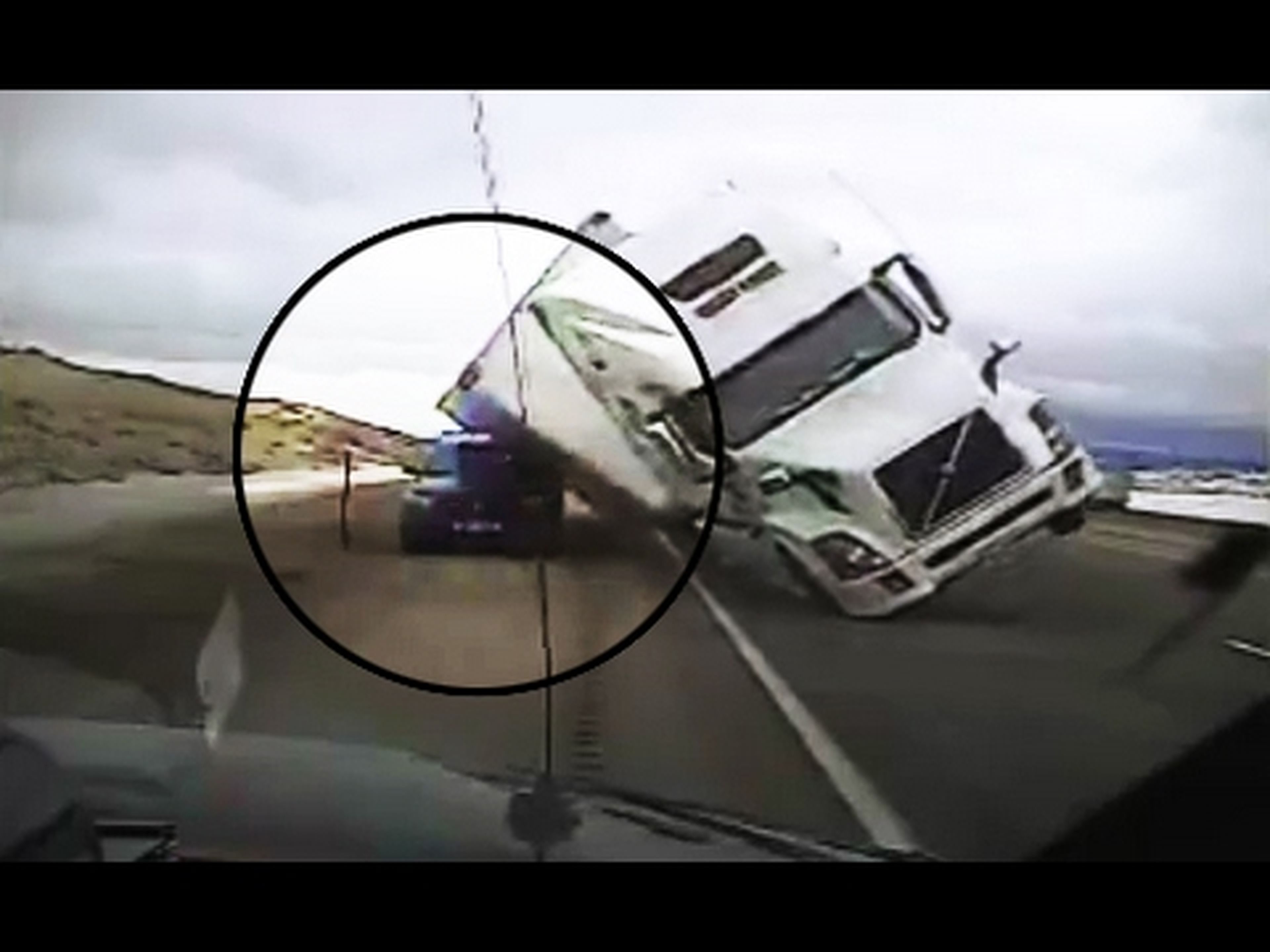 Accidente de camión por el viento