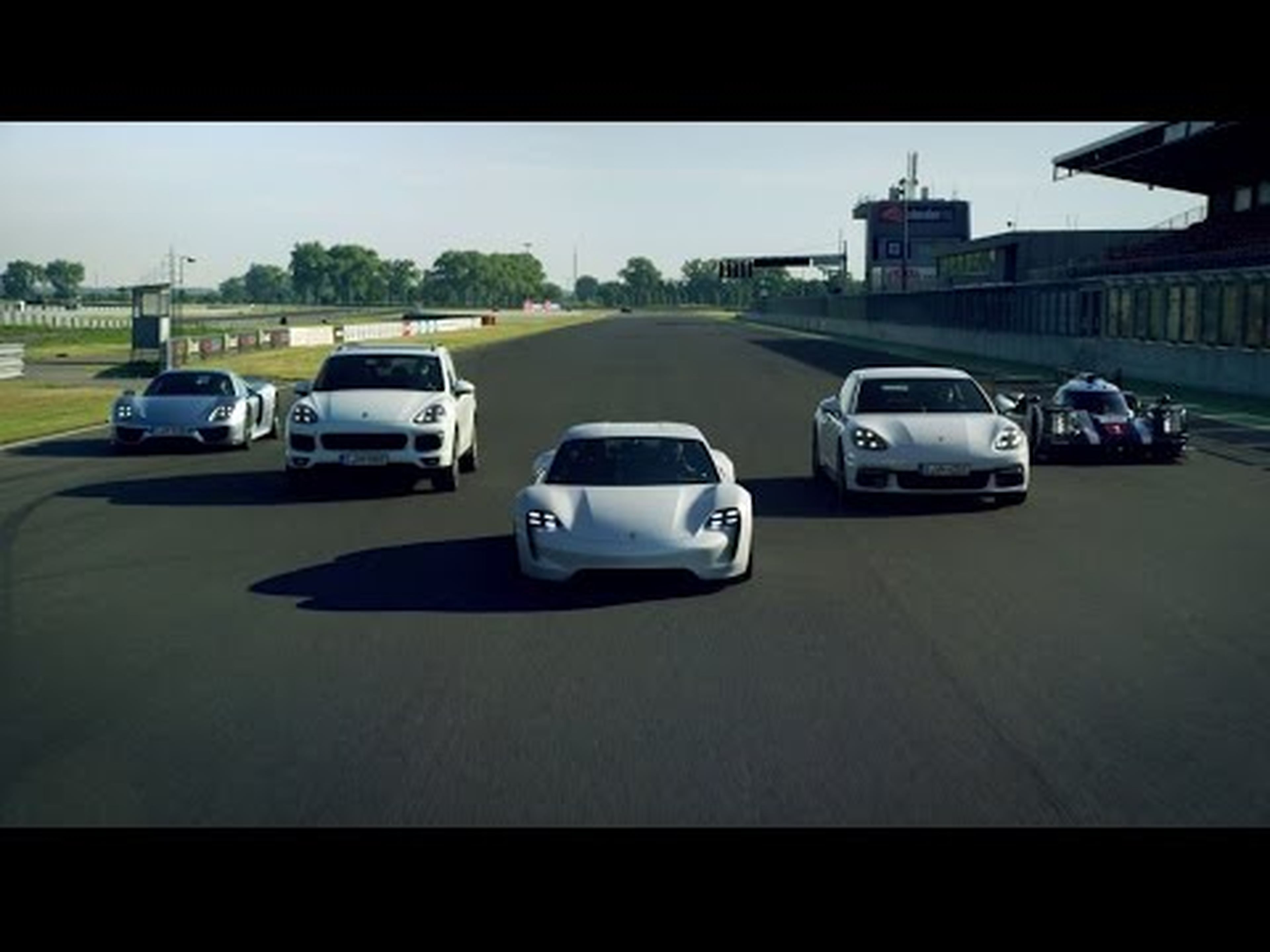 Anuncio de Porsche E-Performance
