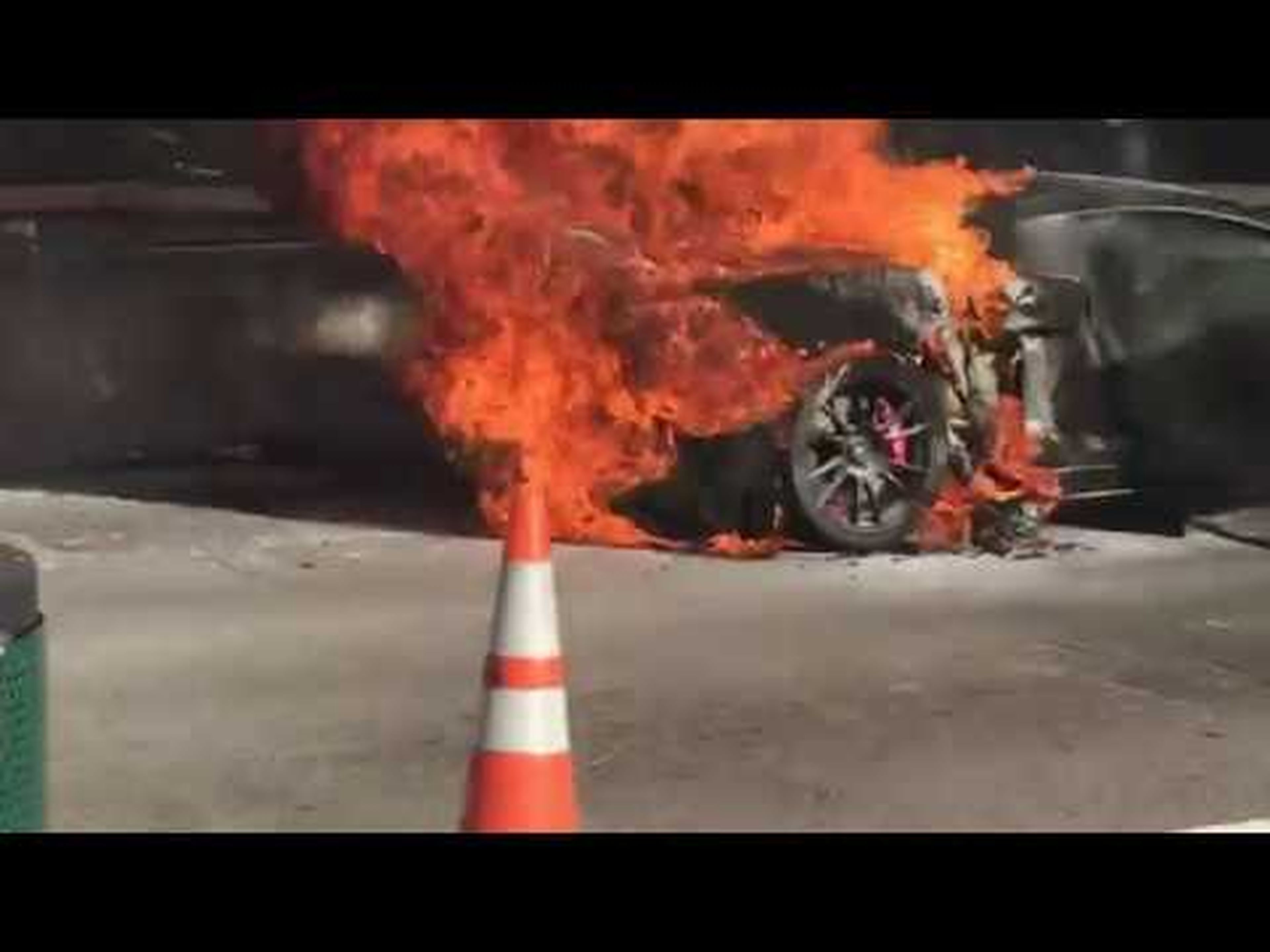 Un Lamborghini Gallardo biturbo, quemado