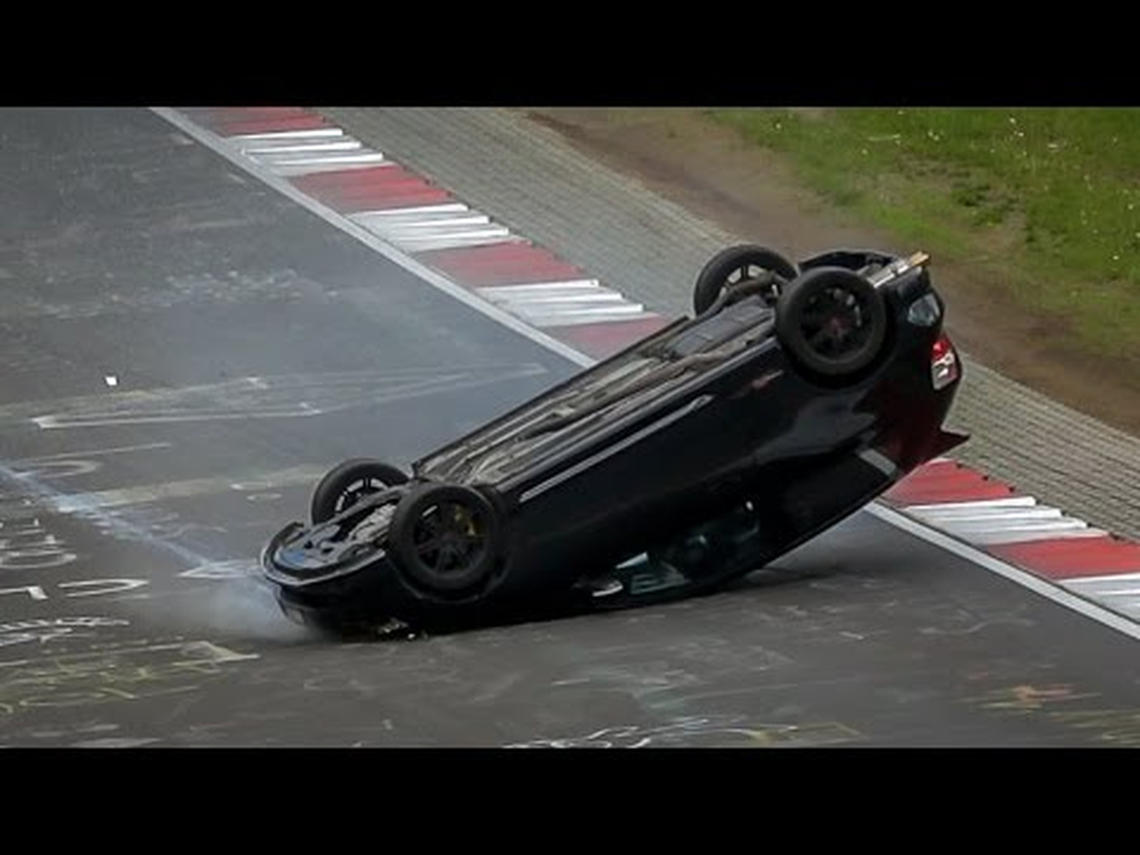 Nürburgring CRASH ROLLOVER Honda Civic Type R - 13 05 2017 Touristenfahrten Nordschleife