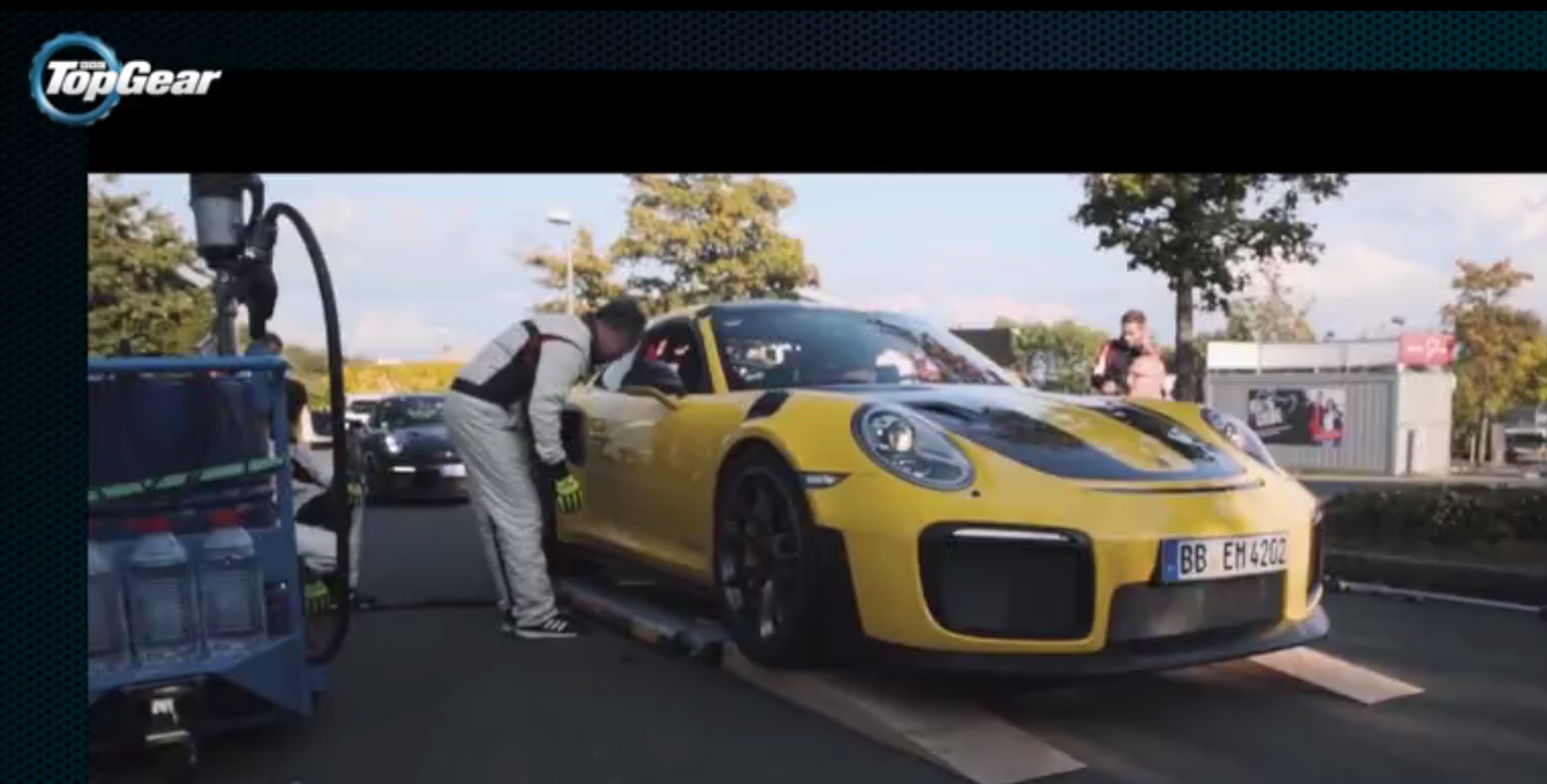 El Porsche 911 GT2 RS pulveriza Nürburgring. ¡Vídeo completo! [TG]