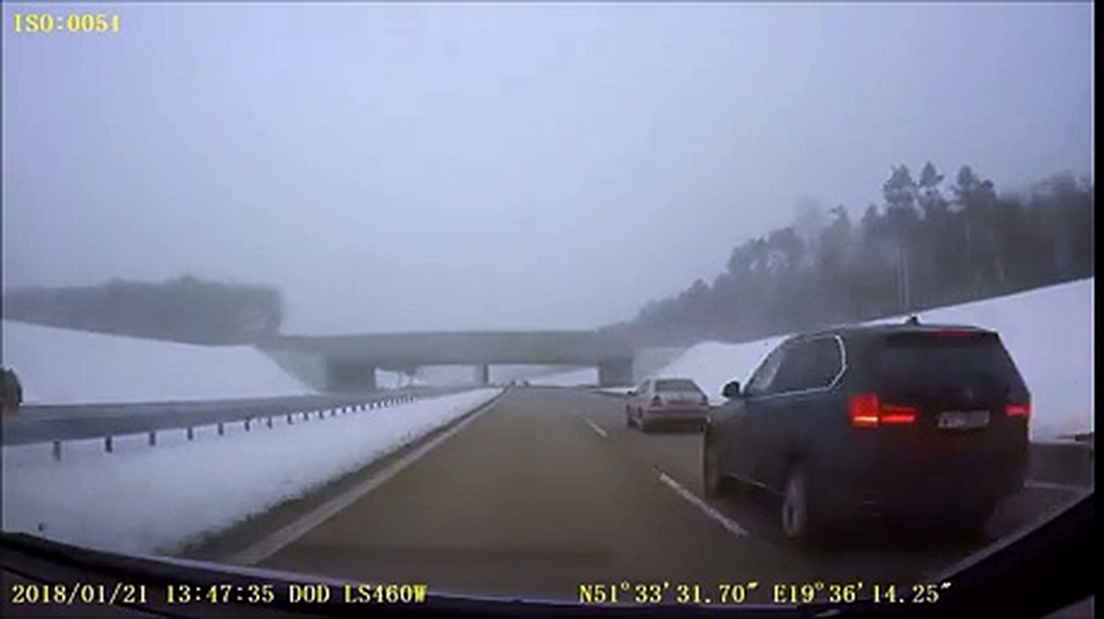 VÍDEO: ¡Atención! Torpe al volante ocasionando un accidente grave [TG]