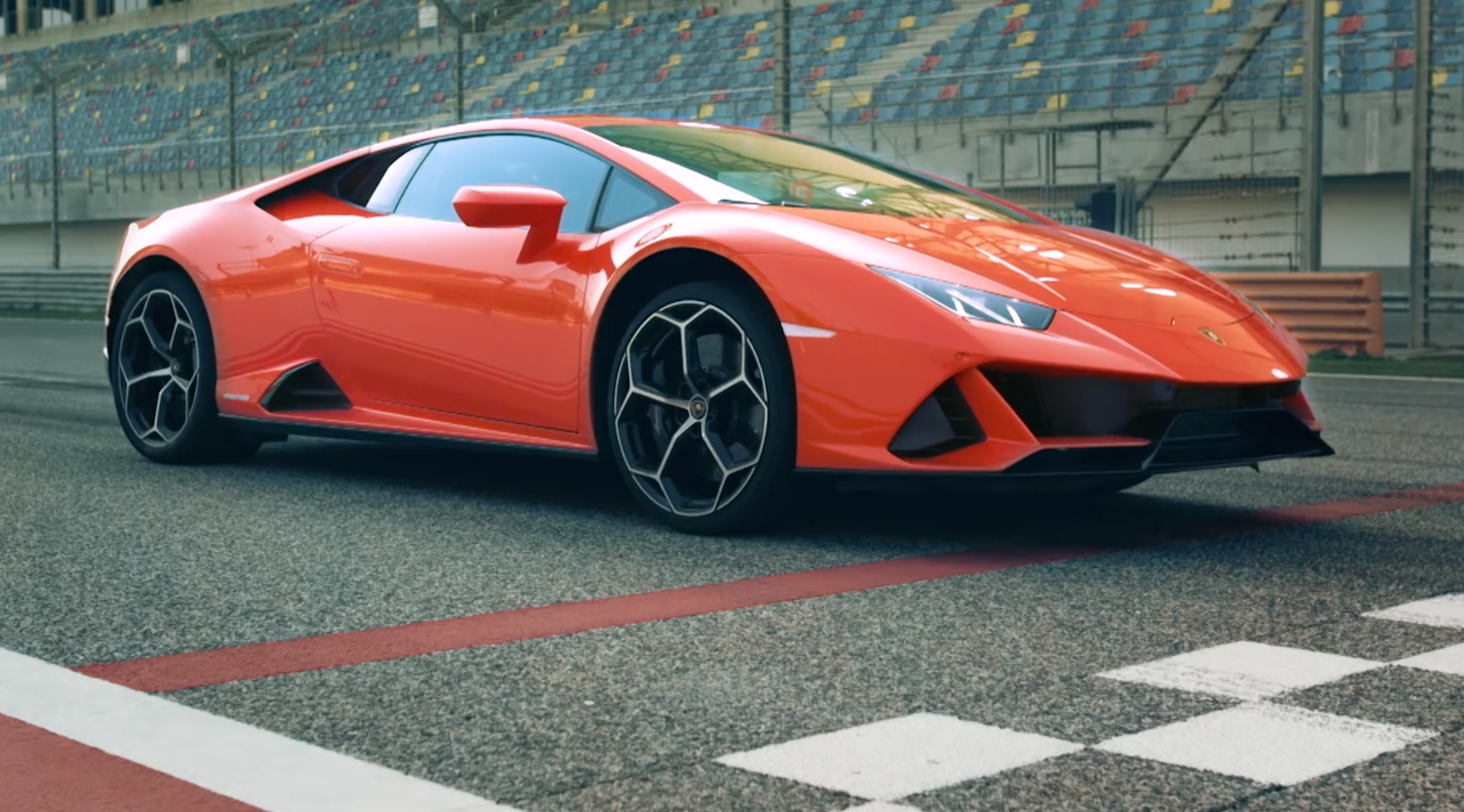 VÍDEO: la brutal aceleración del Lamborghini Huracán EVO