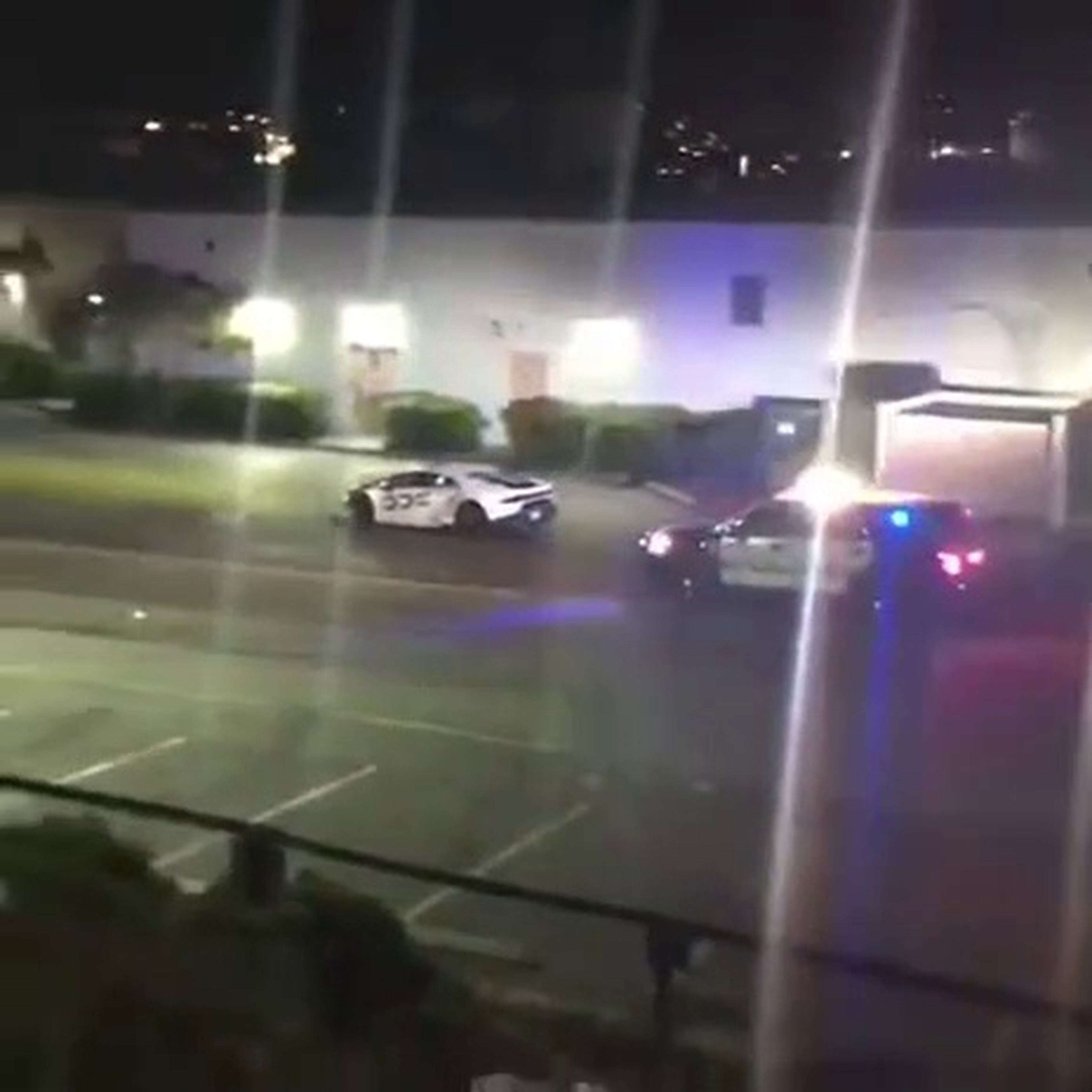 VÍDEO: Un conductor en un Lamborghini Huracán se burla de la policía