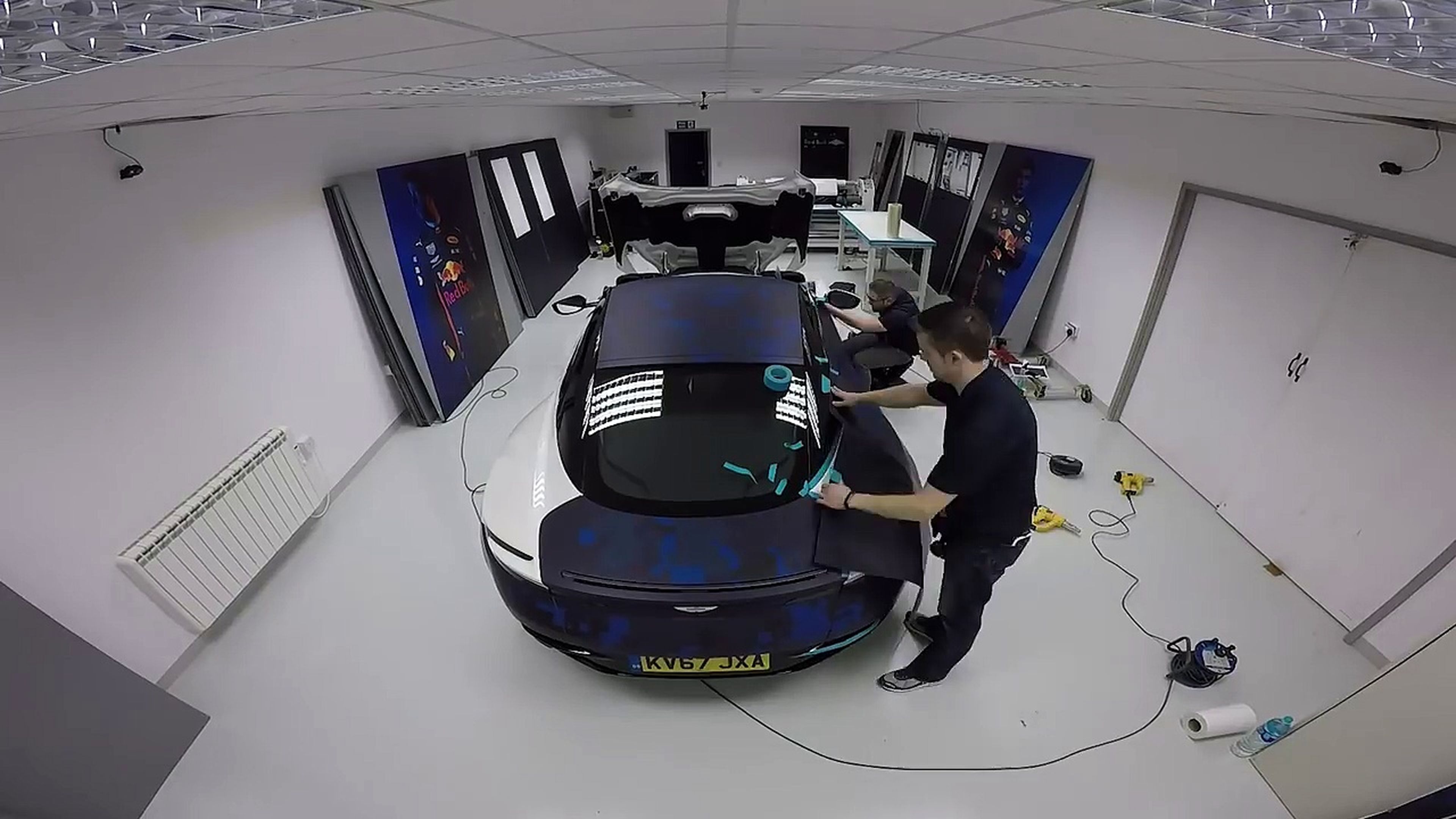 VÍDEO: un DB11 con los colores del F1 de Red Bull Racing, ¡se sale! [TG]