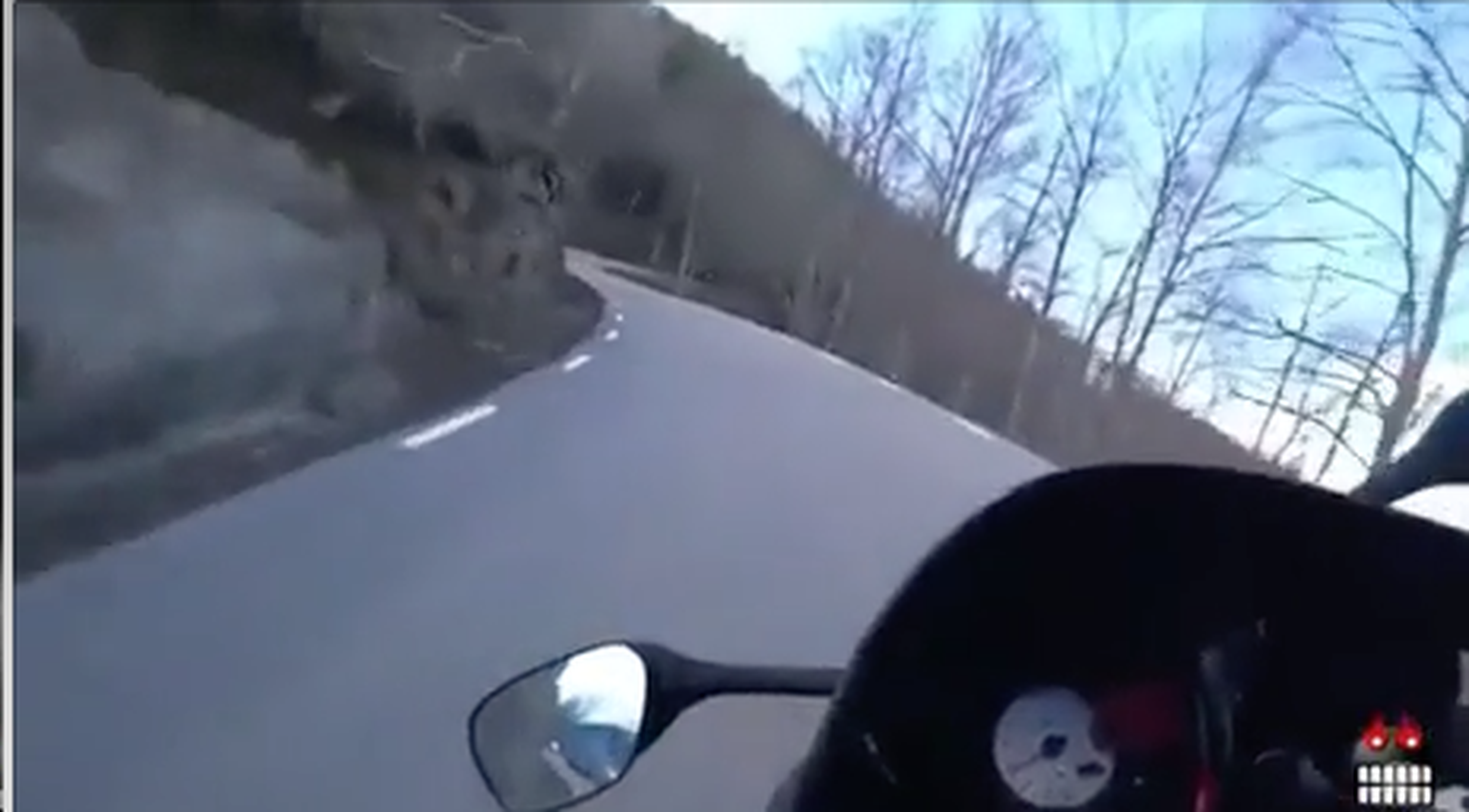 VÍDEO: demasiado rápido para esta moto y acaba pasando lo peor