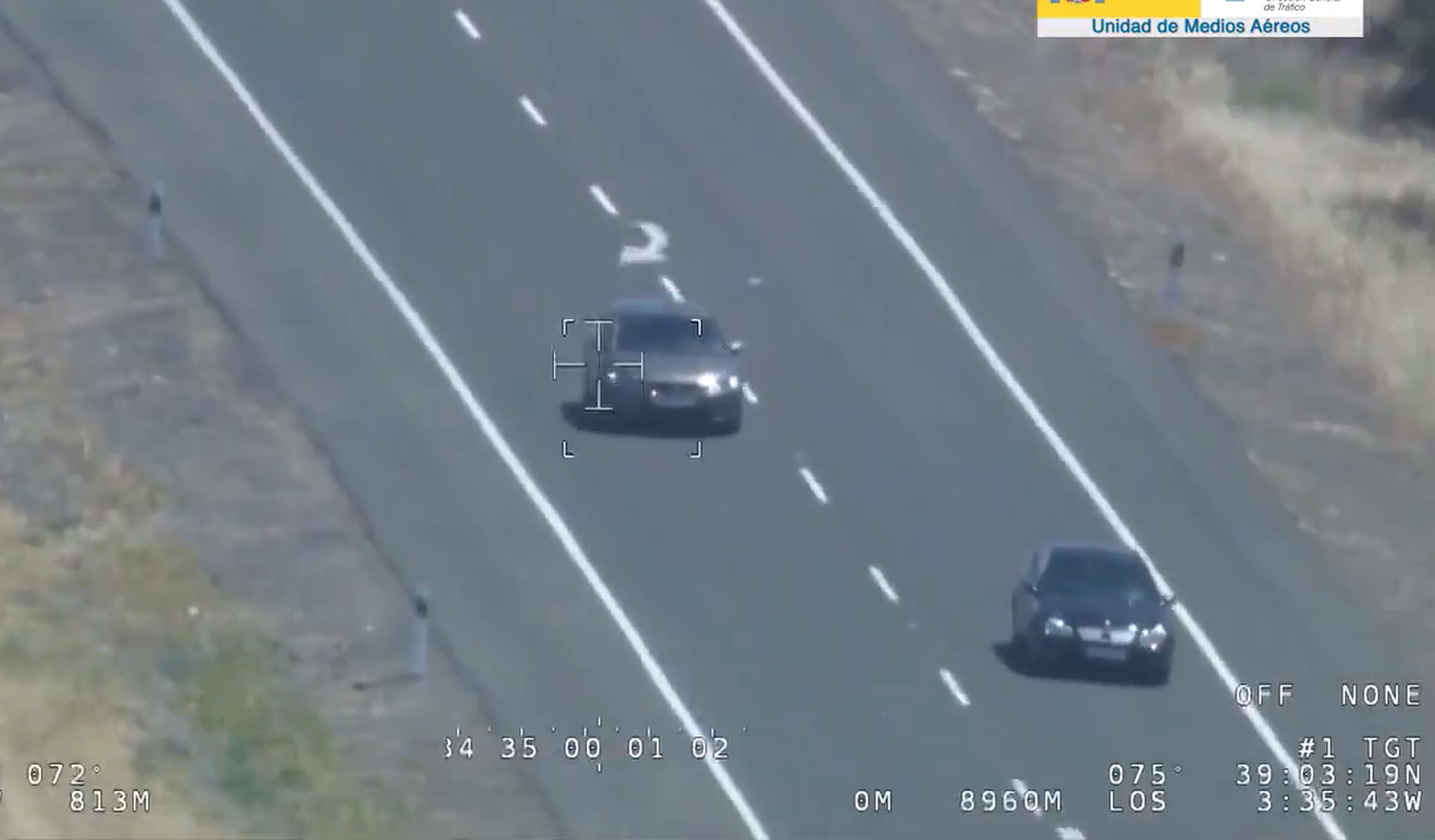 VÍDEO: dos conductores se pican a alta velocidad llegando a invadir el carril contrario durante kilómetros