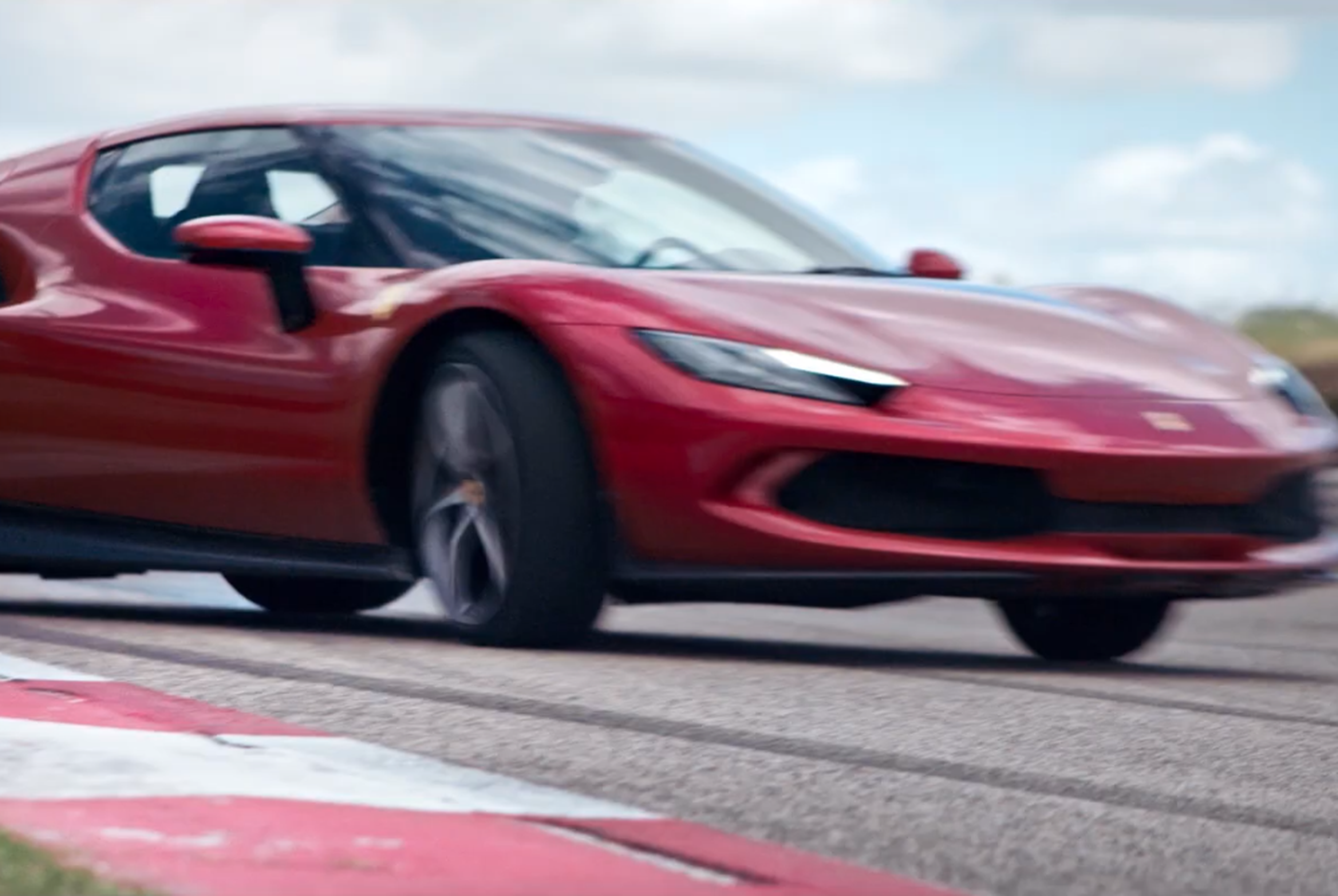 VÍDEO: Ferrari 296 GTB, ¡nos metemos dentro de su motor V6! Alucinante...