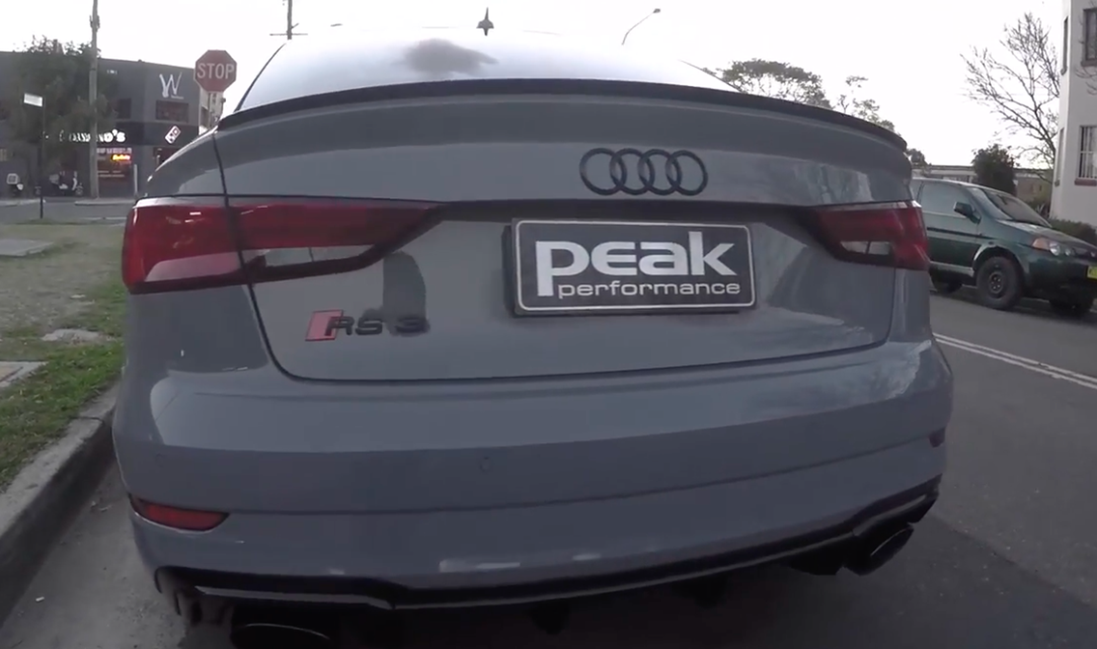VÍDEO: Flipa como suena el Audi RS3 Sedan con escapes Armytrix