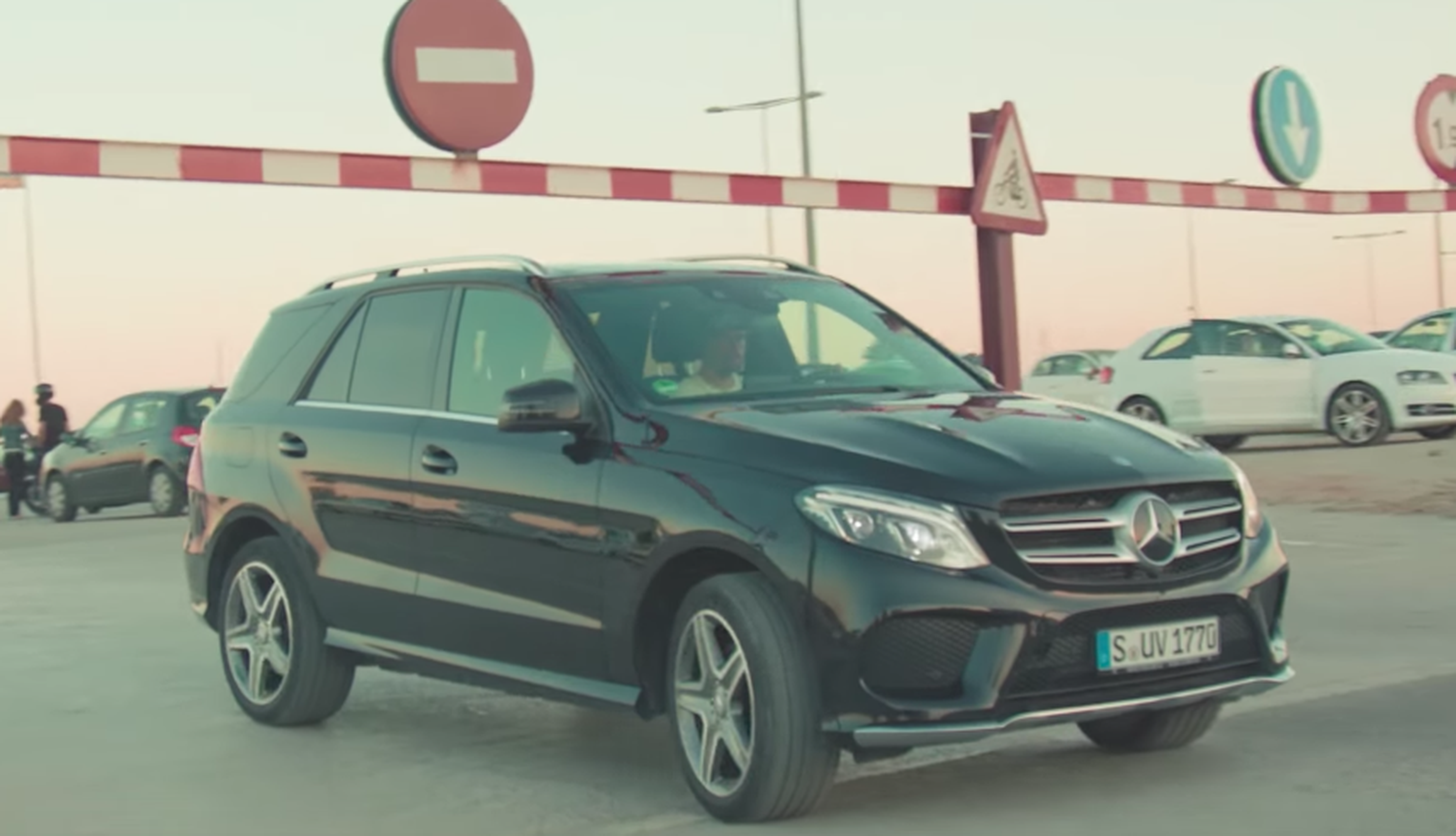 VÍDEO: El Mercedes GLE se exprime en Barcelona [TG]