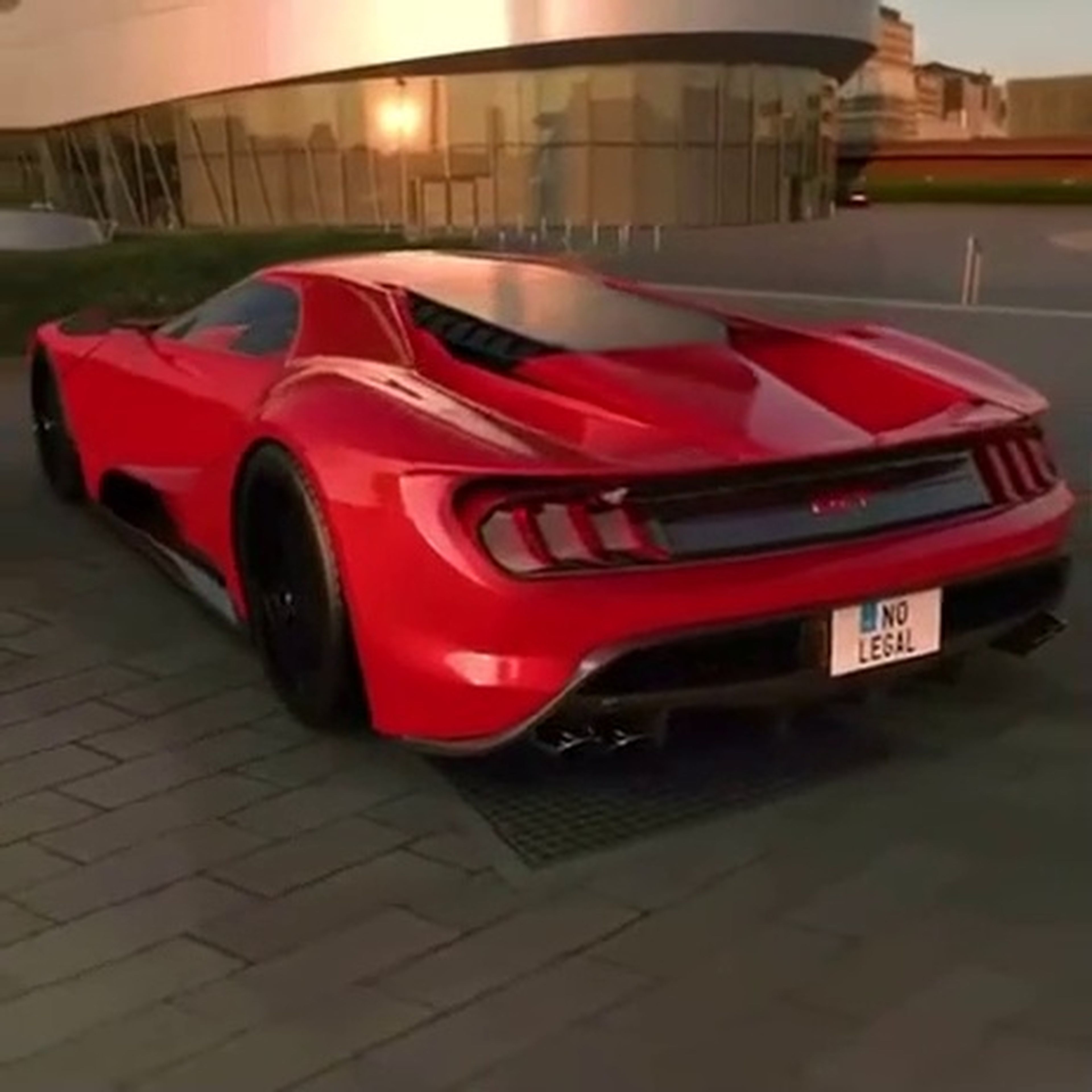 VÍDEO: Nos encanta este Ford GT vestido con la carrocería de un Ford Mustang