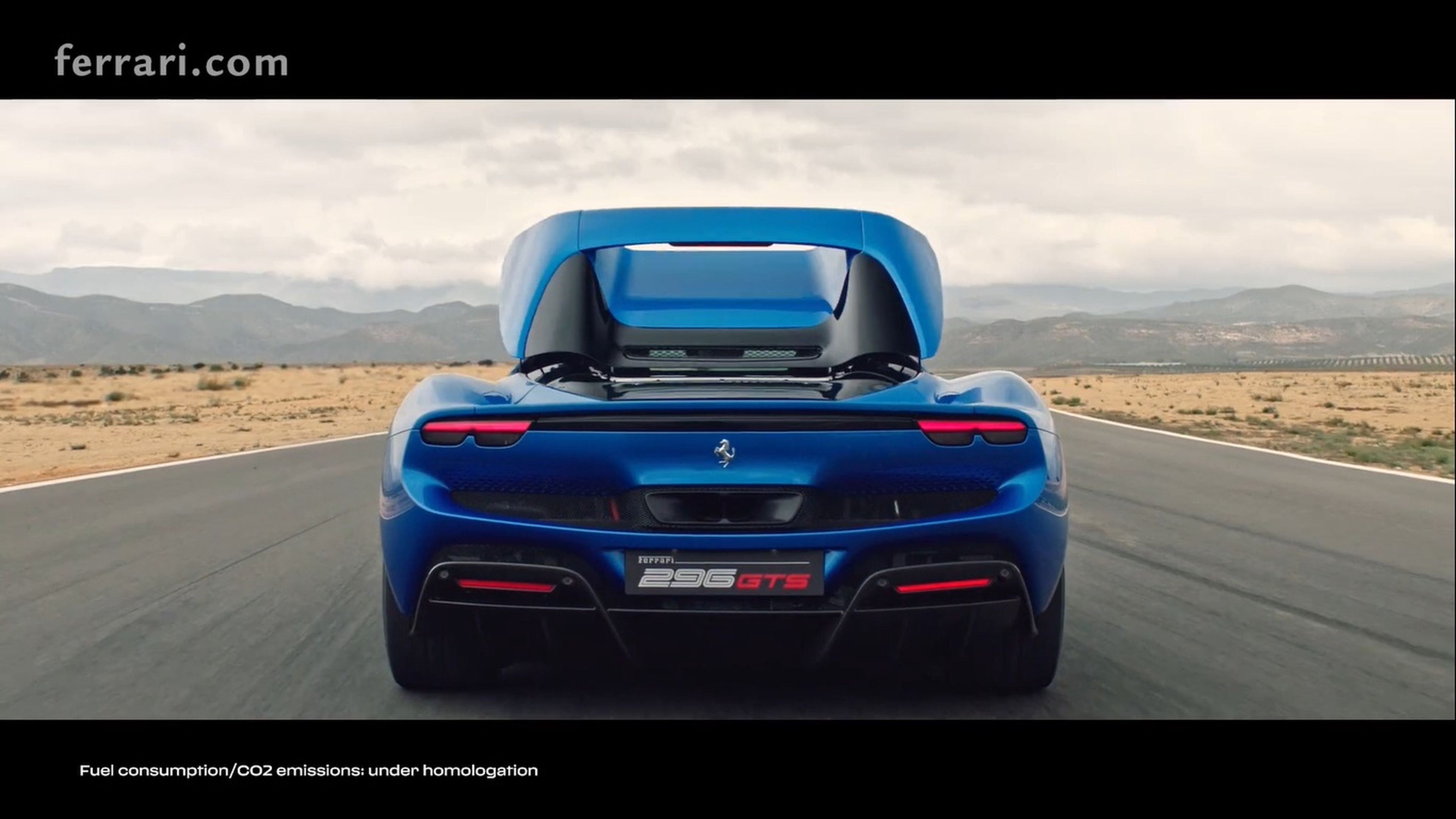 VÍDEO: Así es el nuevo Ferrari 296 GTS, con el cielo por montera