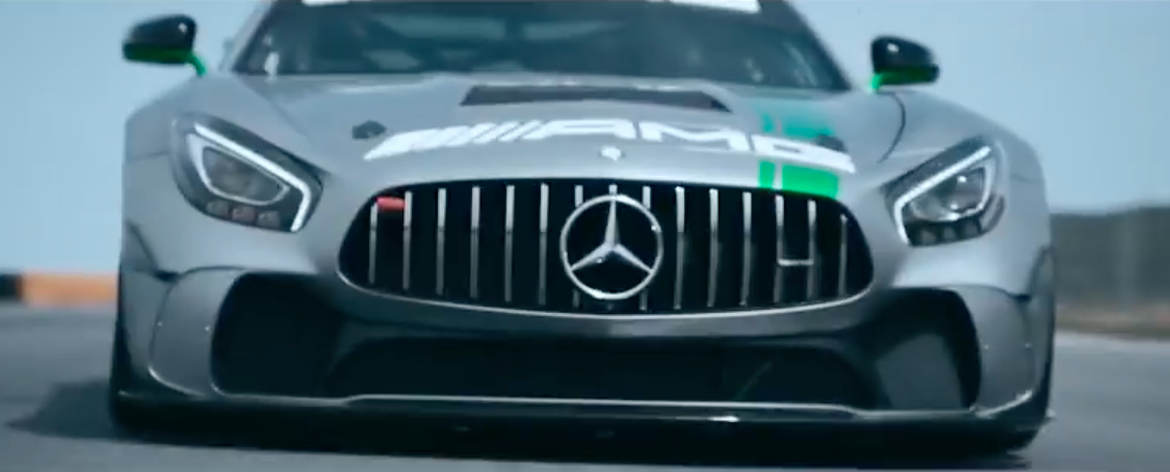 VÍDEO: El nuevo Mercedes-AMG GT4 y sus infernales 510 CV ¡en acción! [TG]