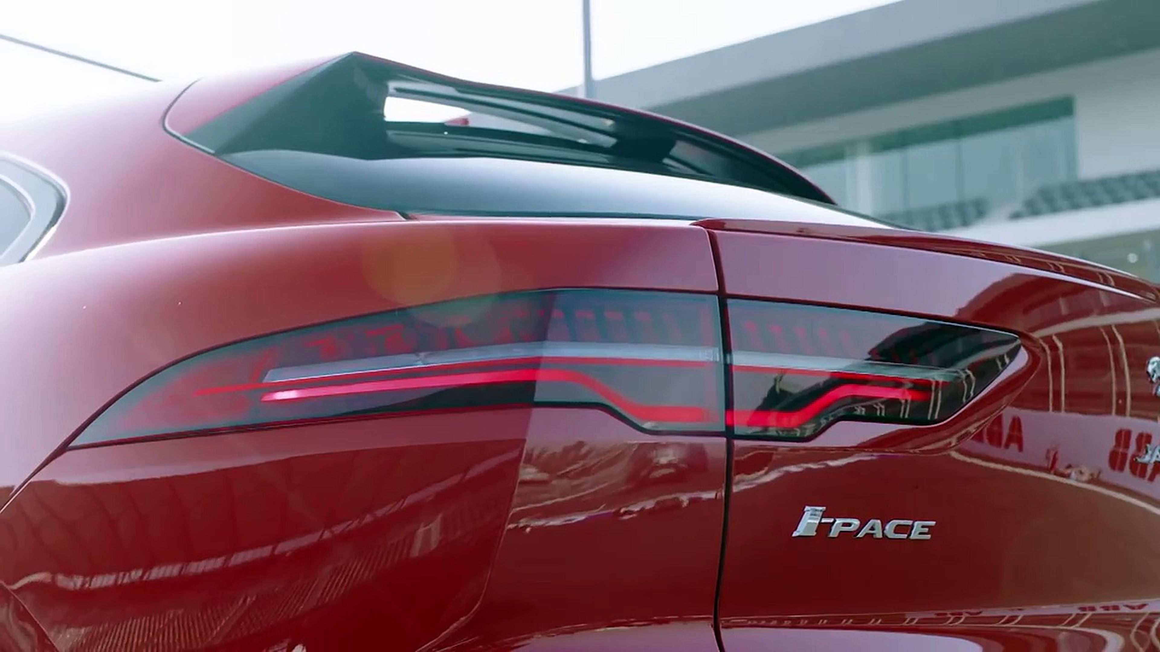 VÍDEO: ¡Ojo! El Jaguar I-Pace bate al Tesla Model X P100D [TG]