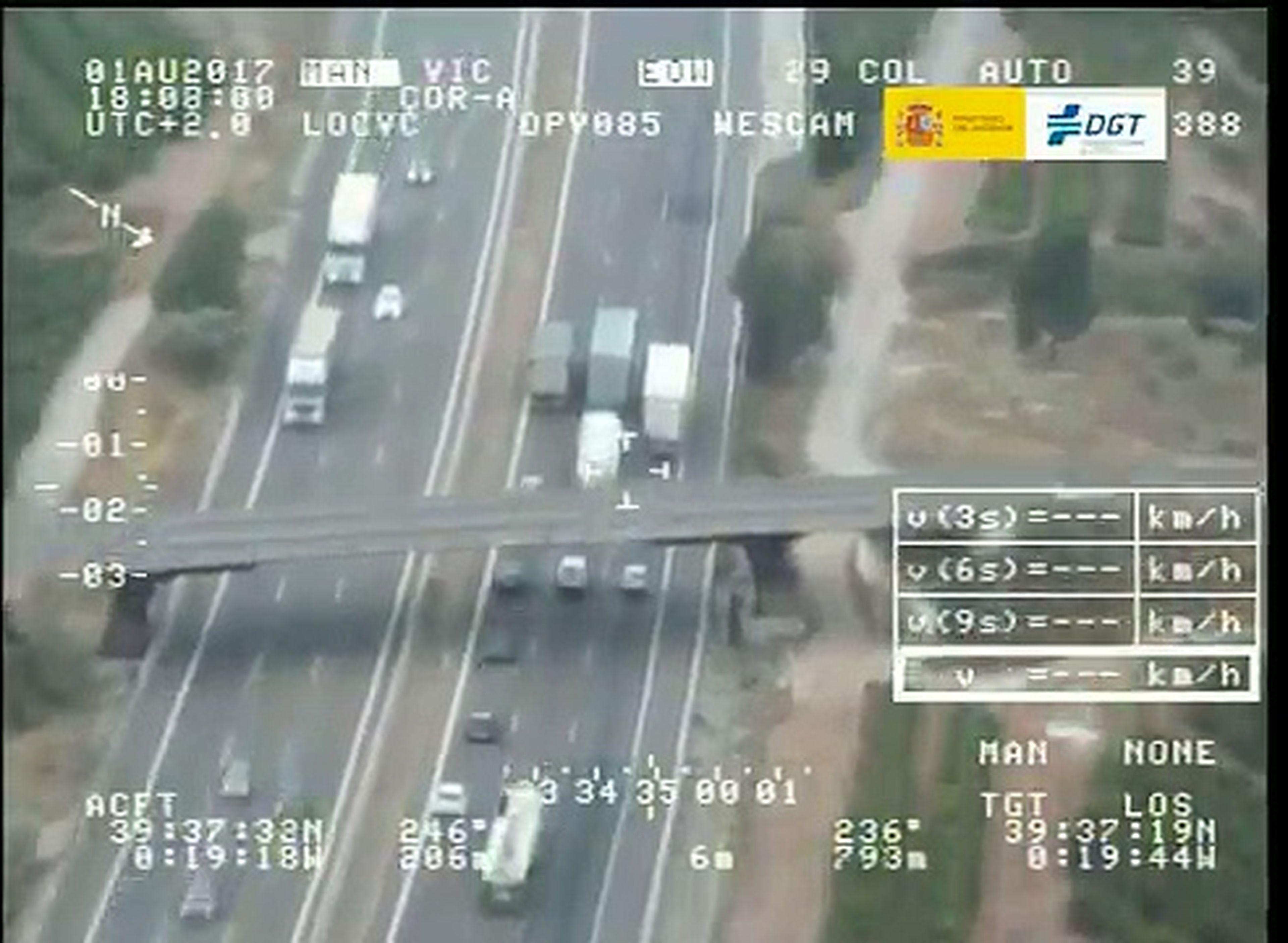 VÍDEO: Pegasus lo ve todo, 3 camiones adelantándose en paralelo [TG]