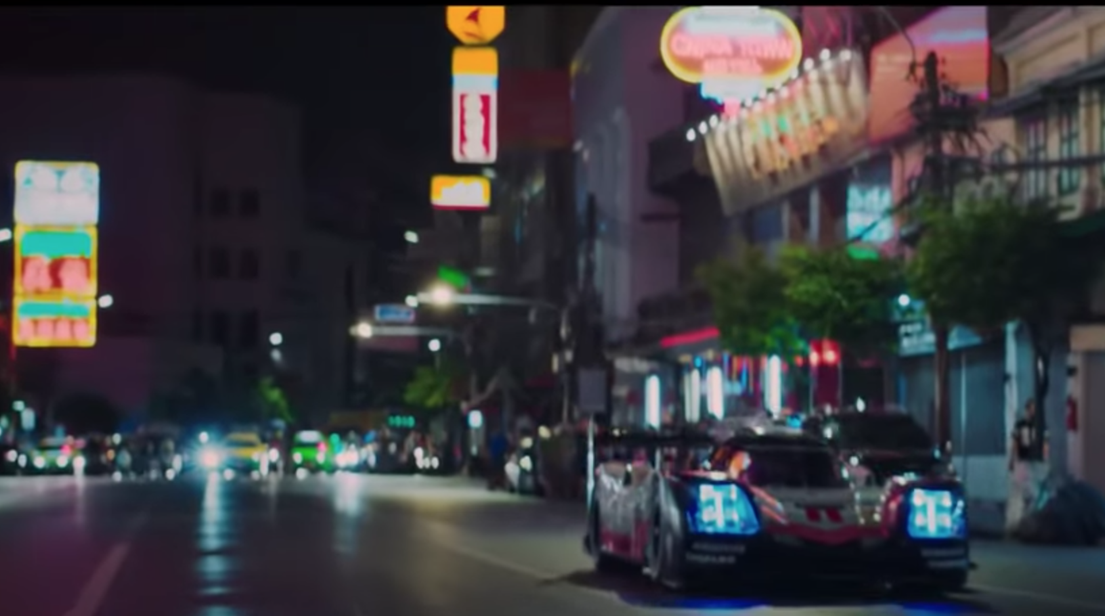 Vídeo: El Porsche 919 Hybrid domina la noche de Bangkok