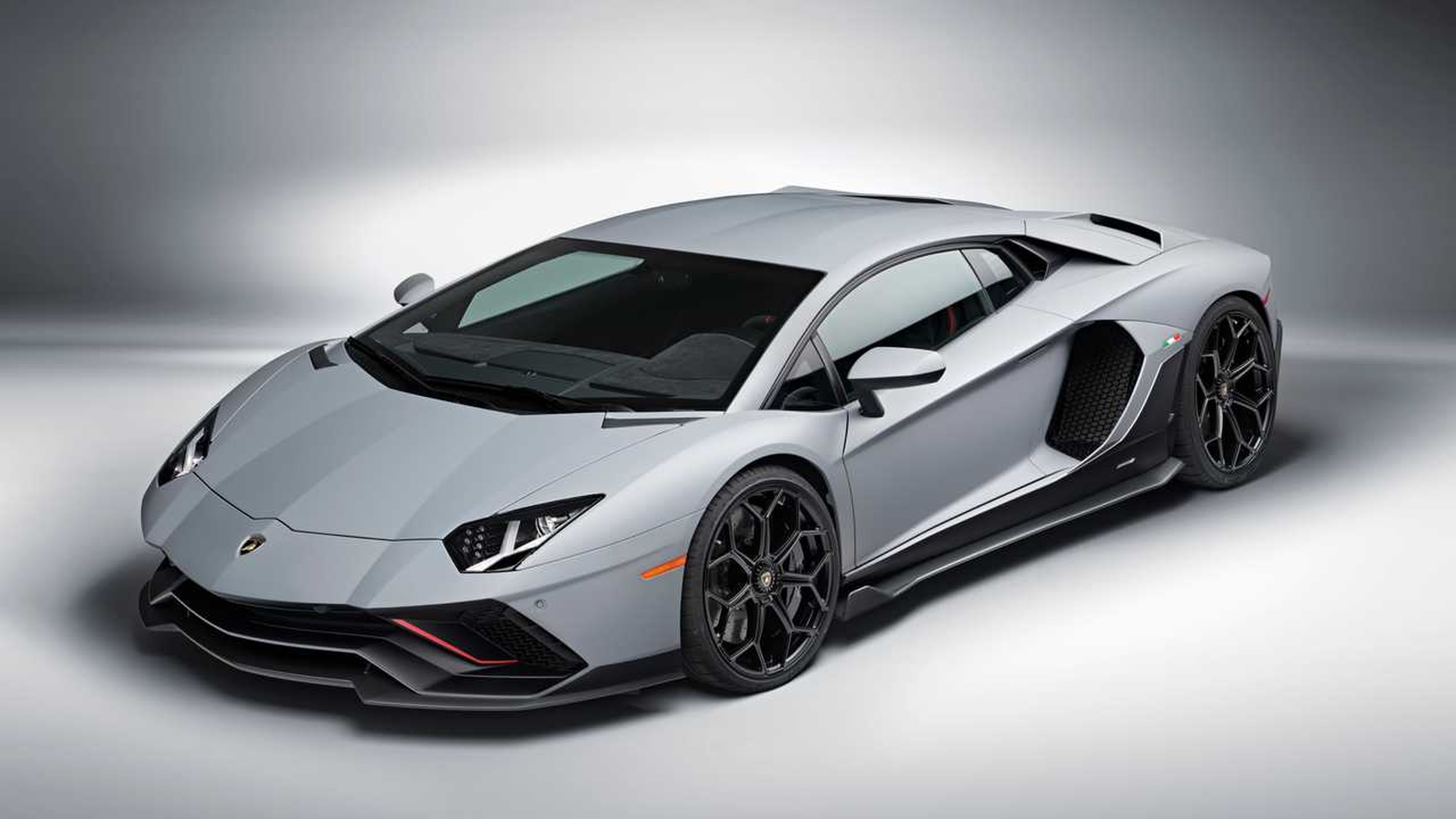 VÍDEO: ¿Quieres escuchar el último V12 puro de Lamborghini?