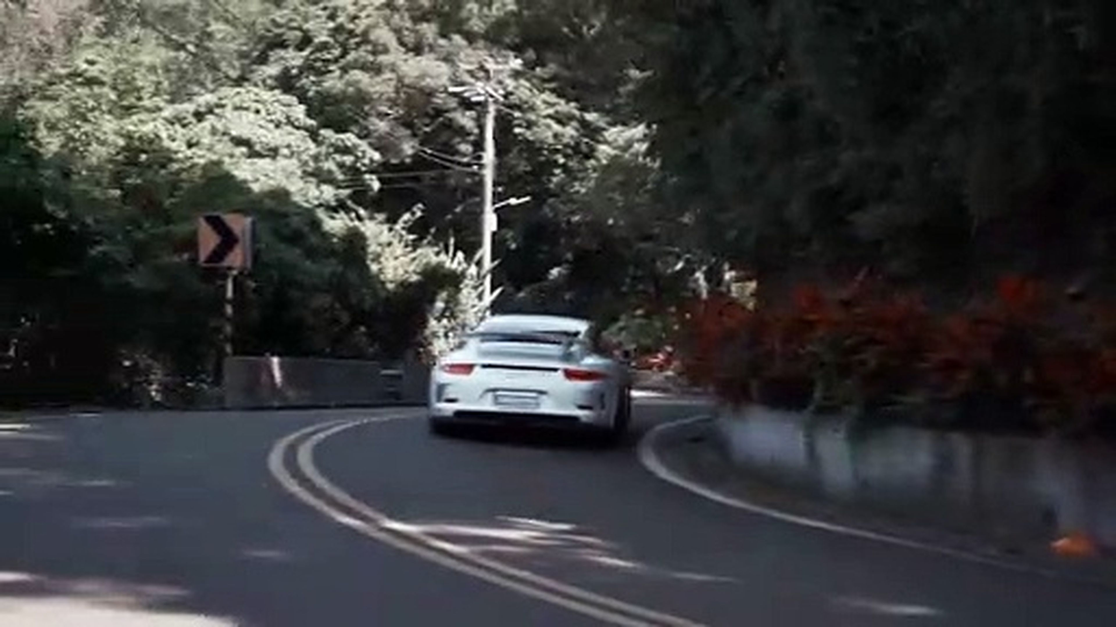 VÍDEO: ¡Qué sonido! Porsche 911 GT3 991 con escapes modificados, BRUTAL