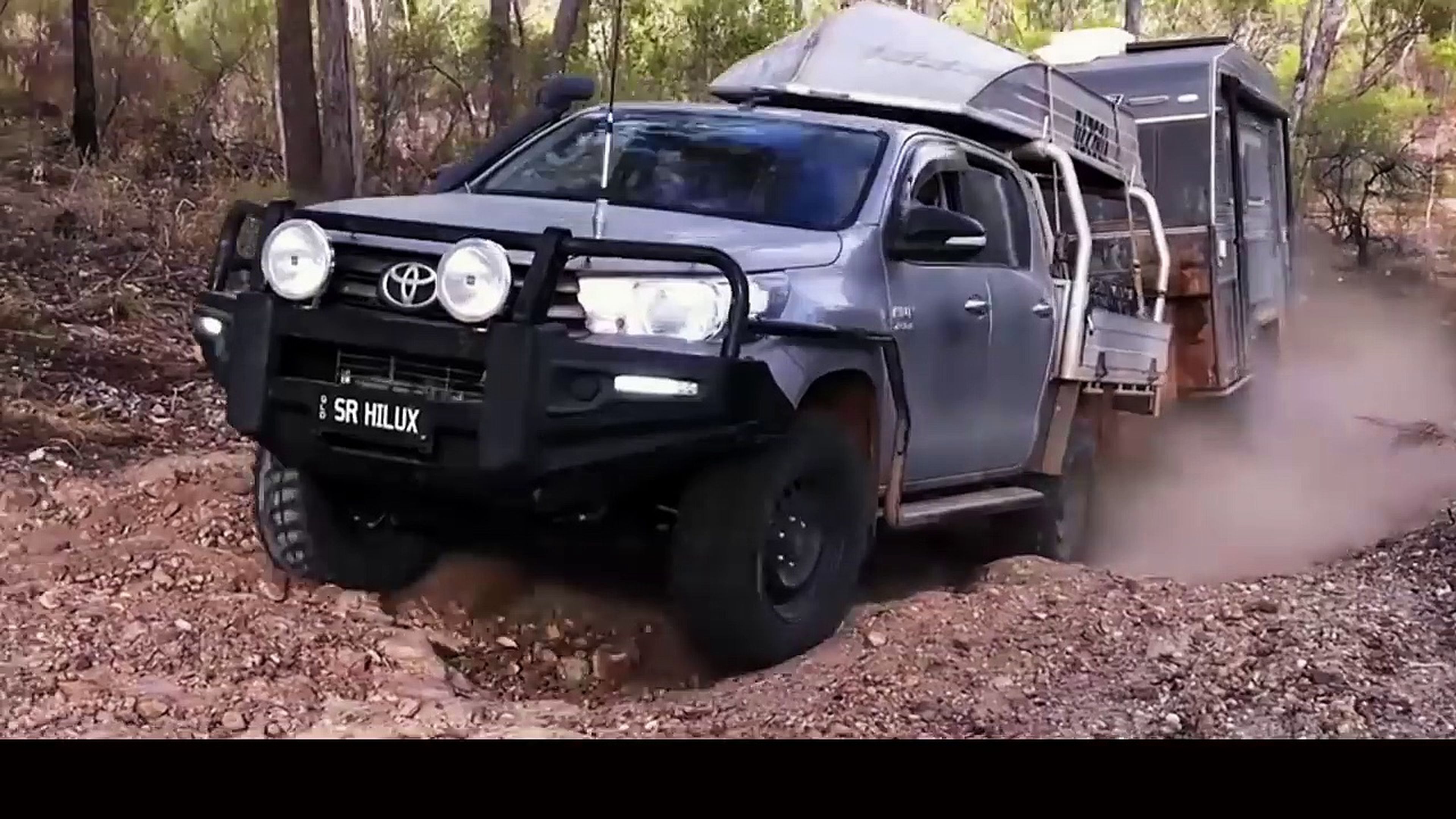 VÍDEO: VÍDEO: Toyota Hilux 'Invencible 50', mira porqué es de los mejores pick up [TG]