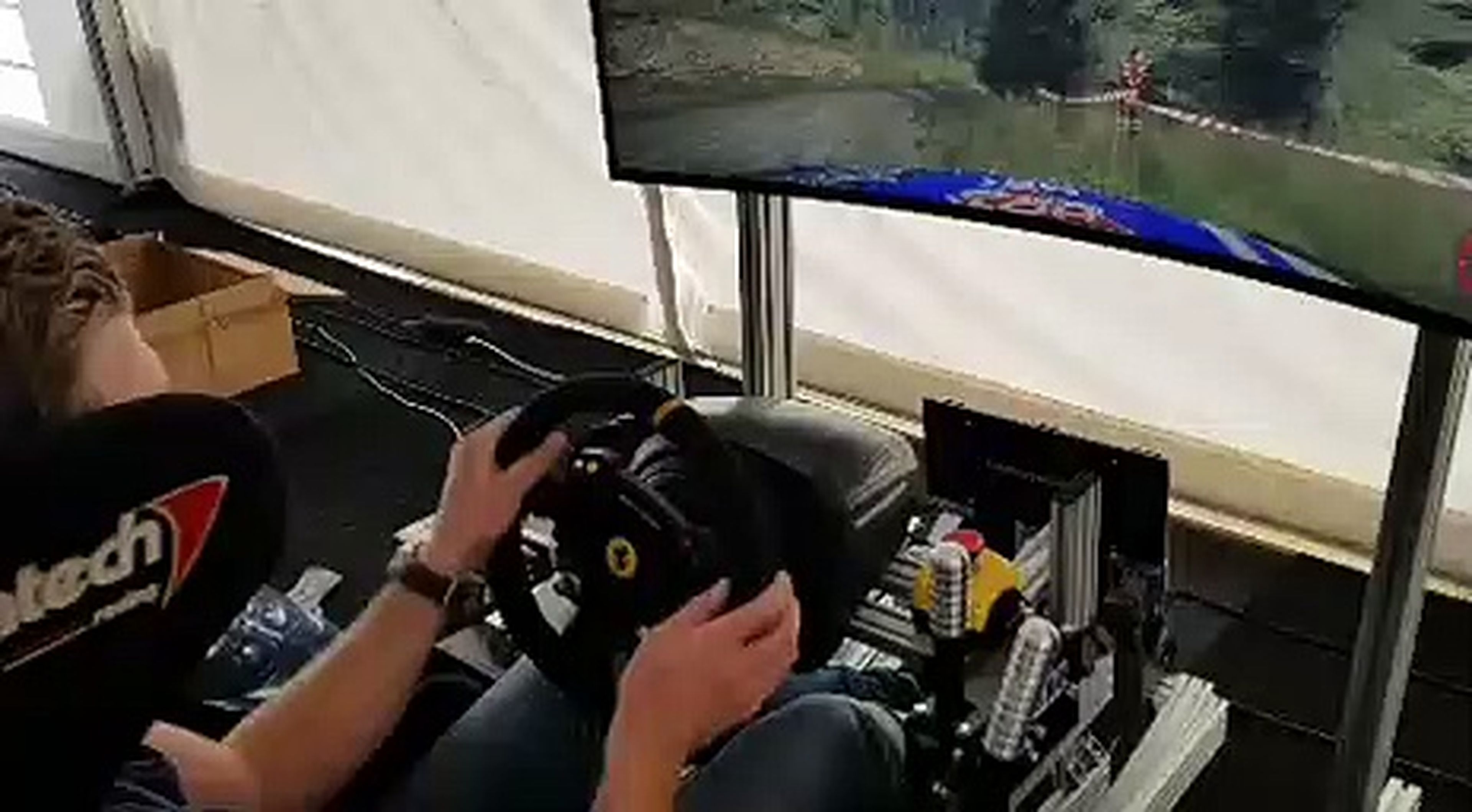 VÍDEO: ¡Wow! Qué manera de pilotar en un simulador