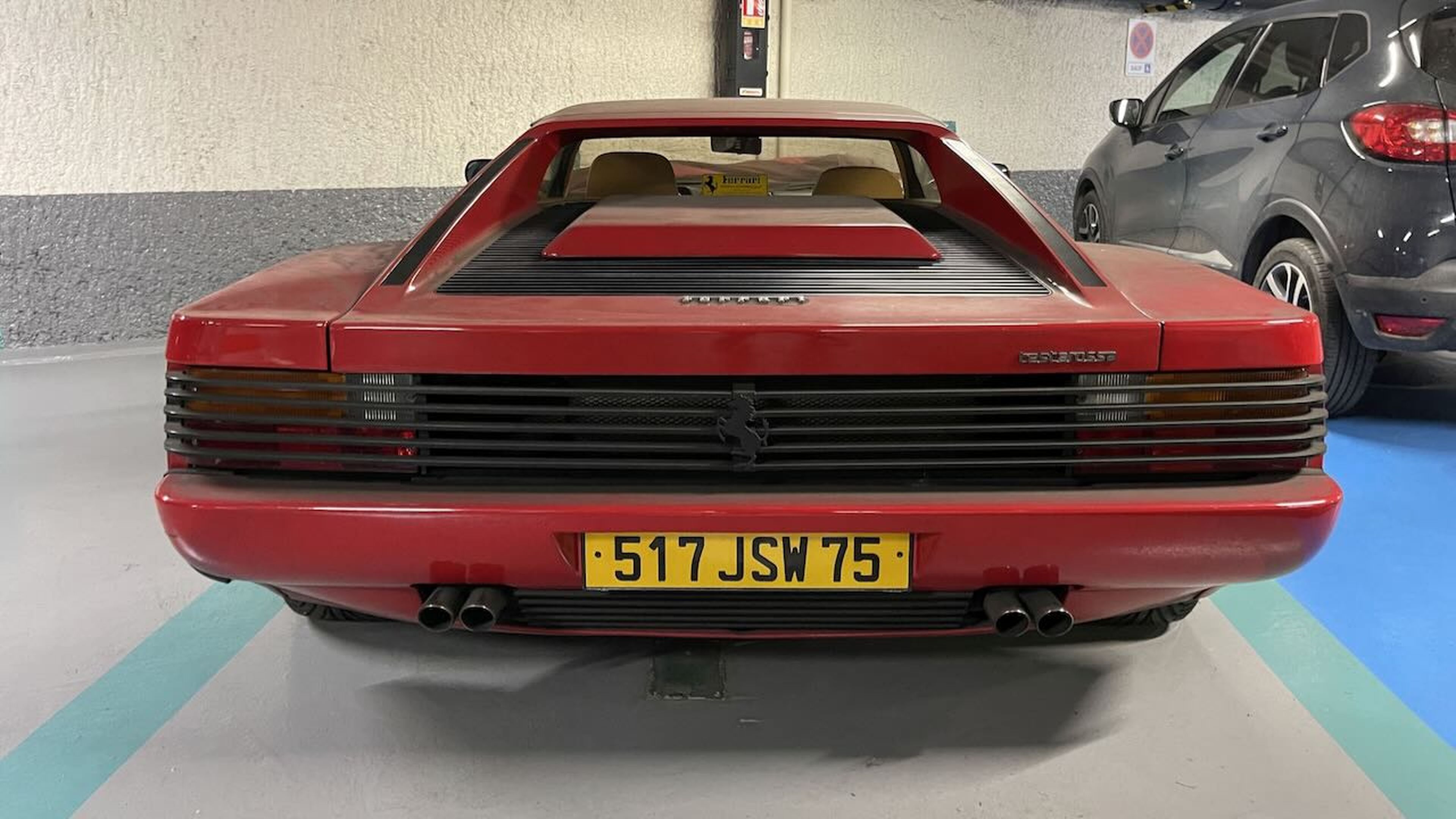 Ferrari Testarossa abandonado durante casi 20 años