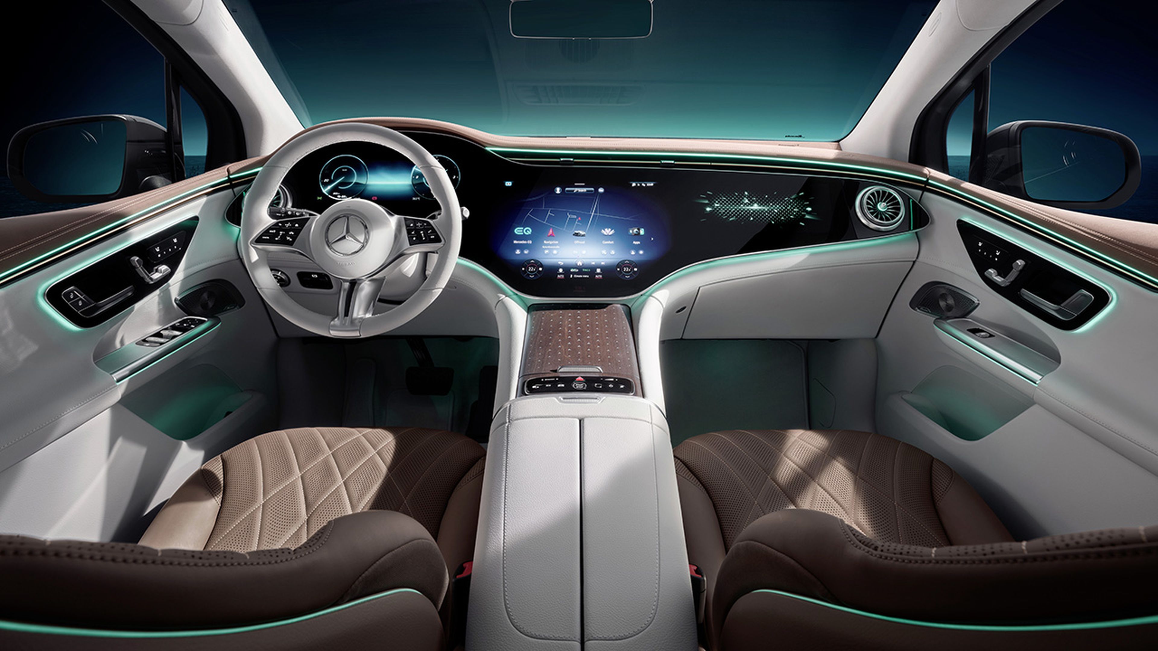 interior del Mercedes EQE SUV