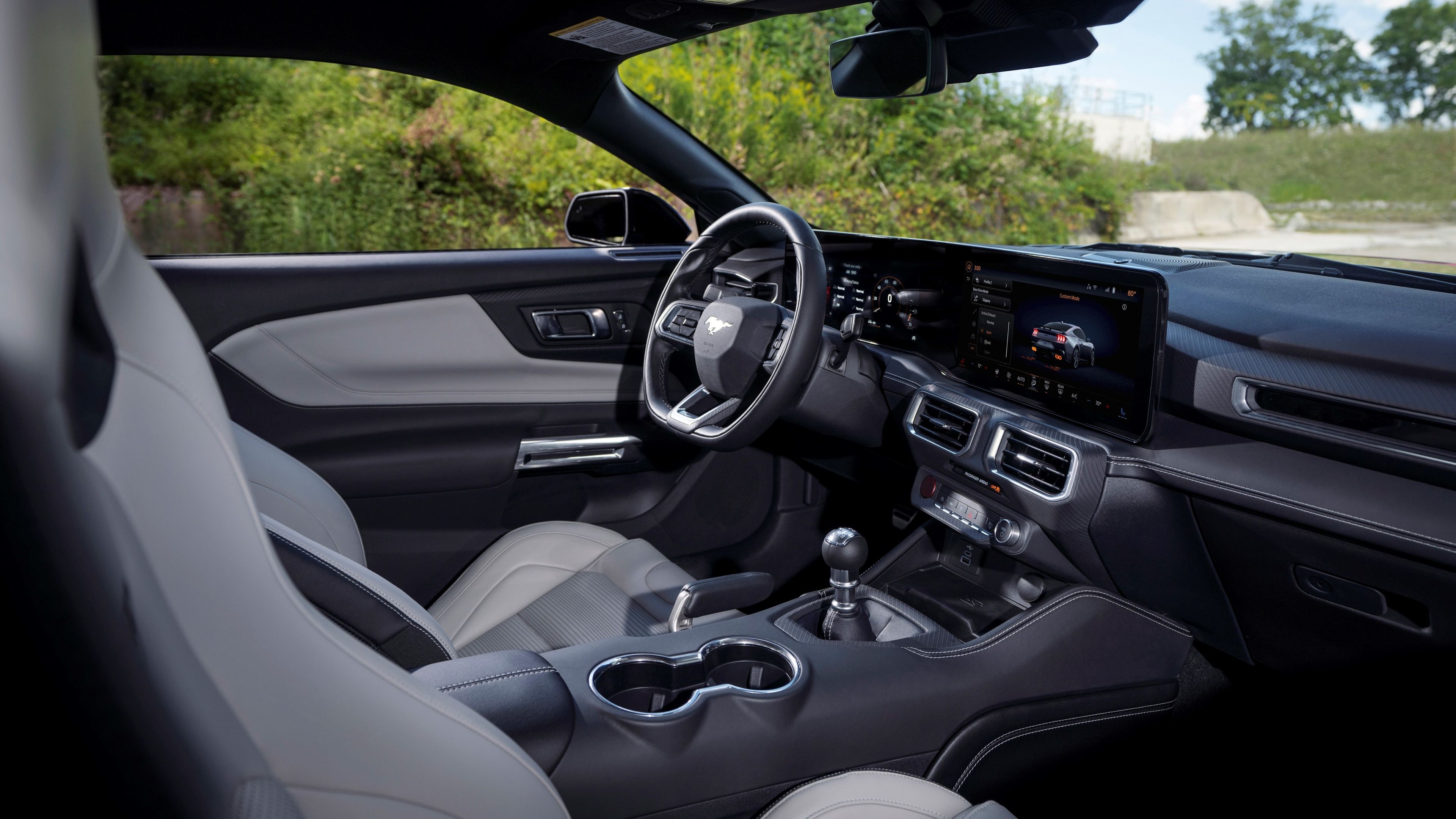 Interior del Ford Mustang 2023