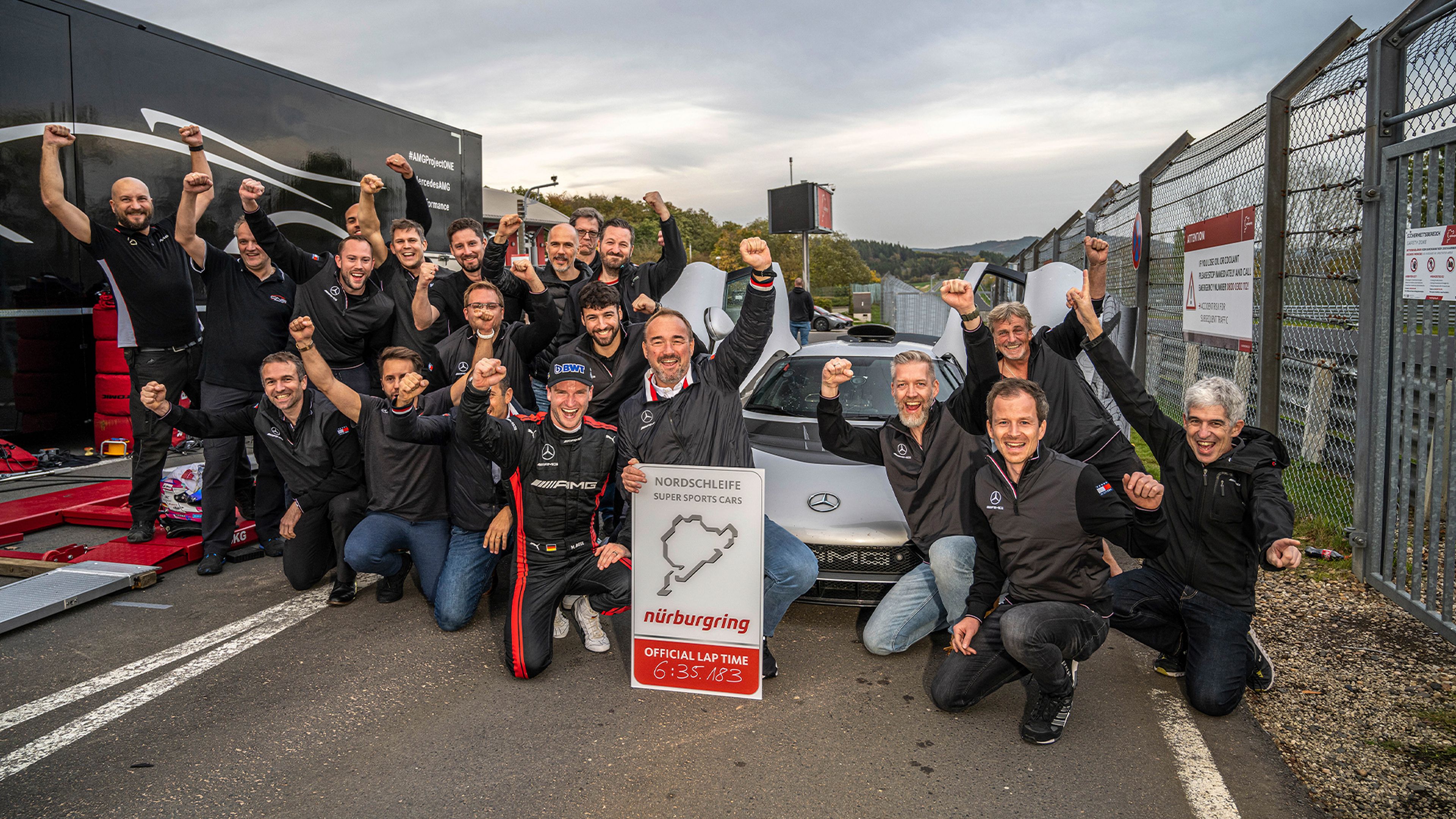 Equipo del récord del Mercedes-AMG One en Nürburgring