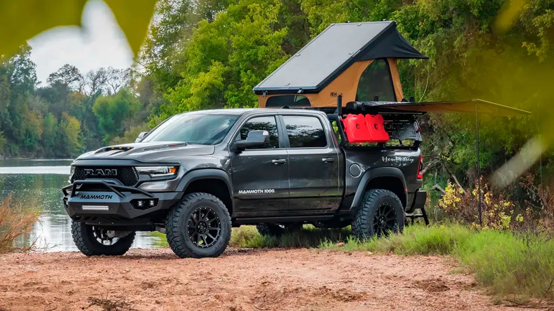 Una Hennessey Mammoth RAM 1500 TRX de 1.025 CV para ir de camping