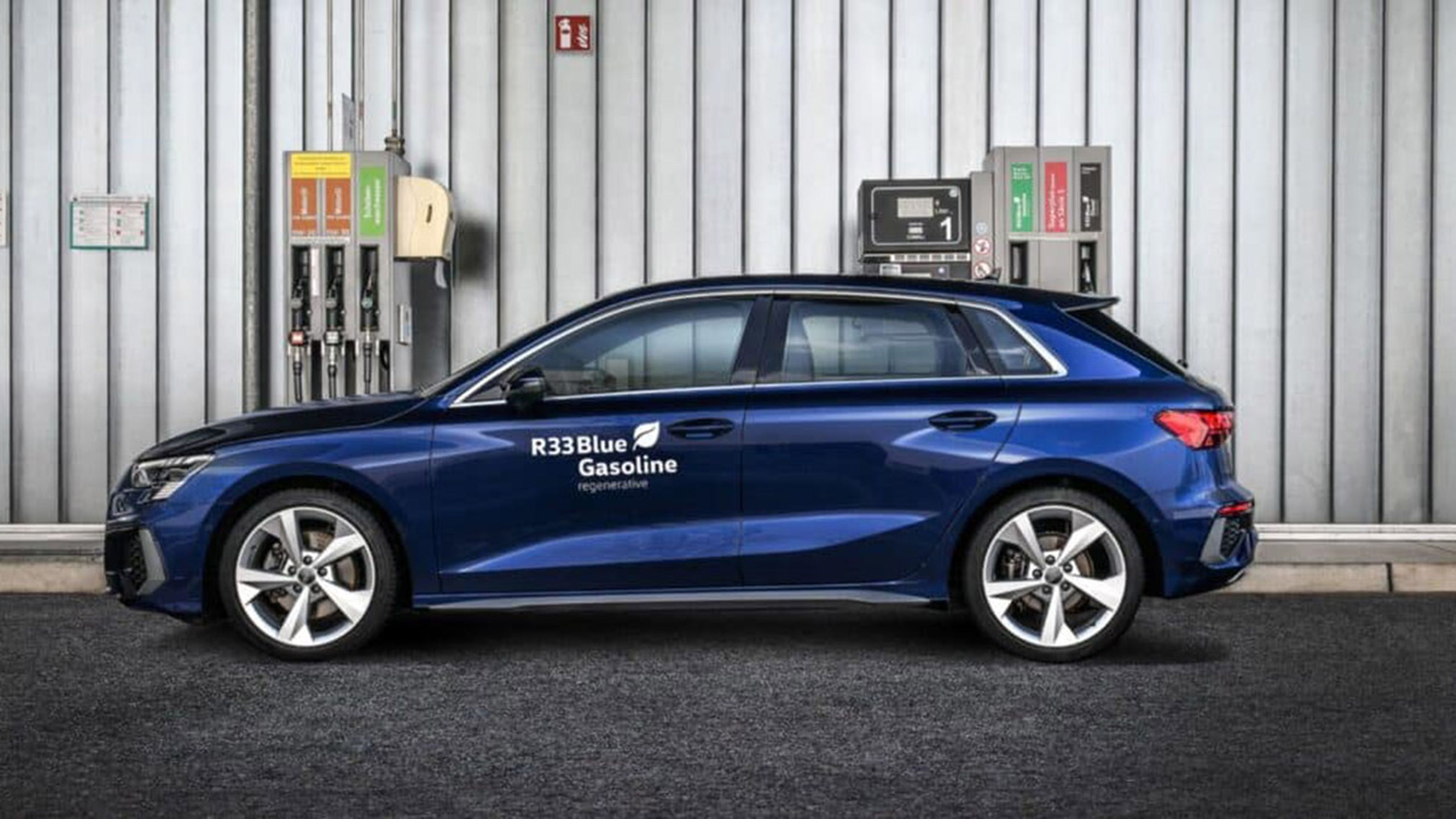 Audi R33 Blue Gasoline