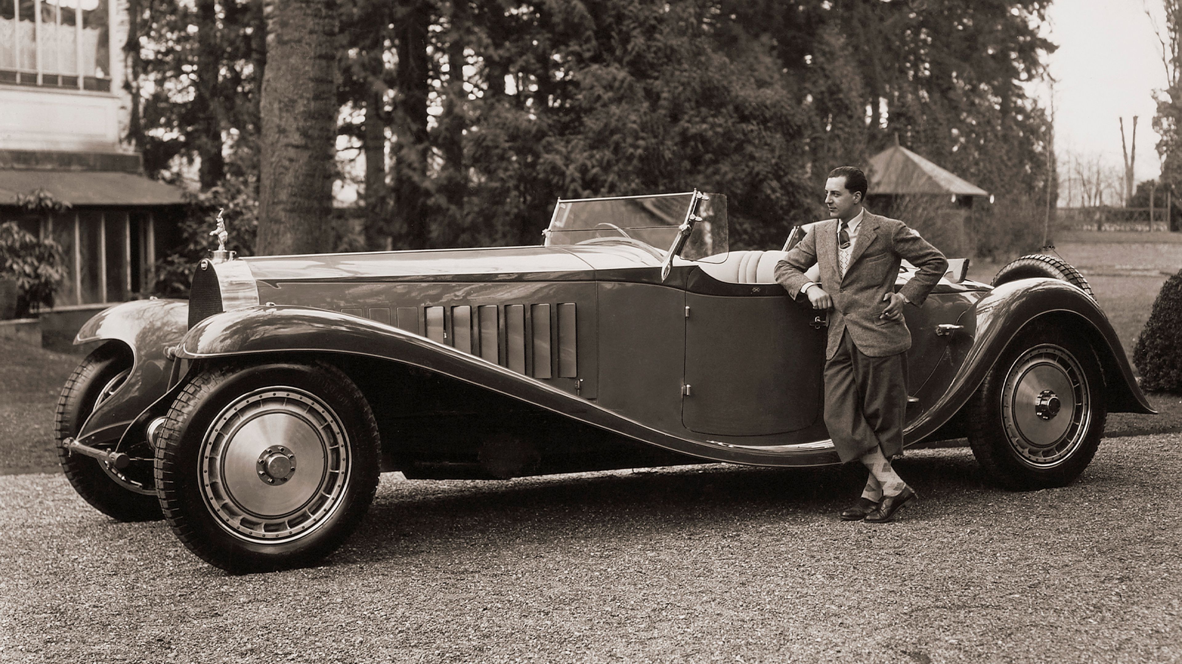 Jean Bugatti junto al Bugatti Royale Type 41