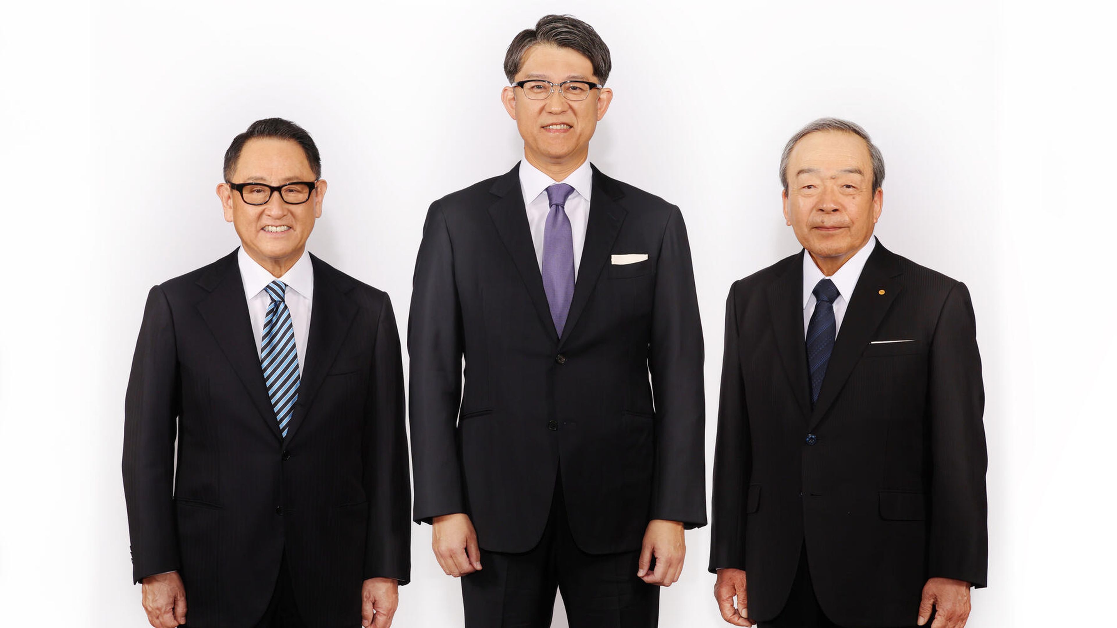 De izquierda a derecha: Akio Toyoda, Koji Sato y Takeshi Uchiyamada.