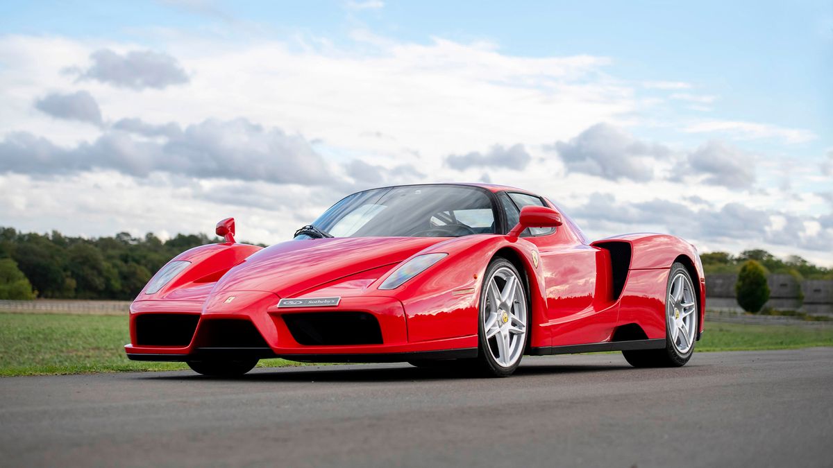 Il progettista della Ferrari Enzo rischia di andare in galera per eccesso di velocità… In una Enzo