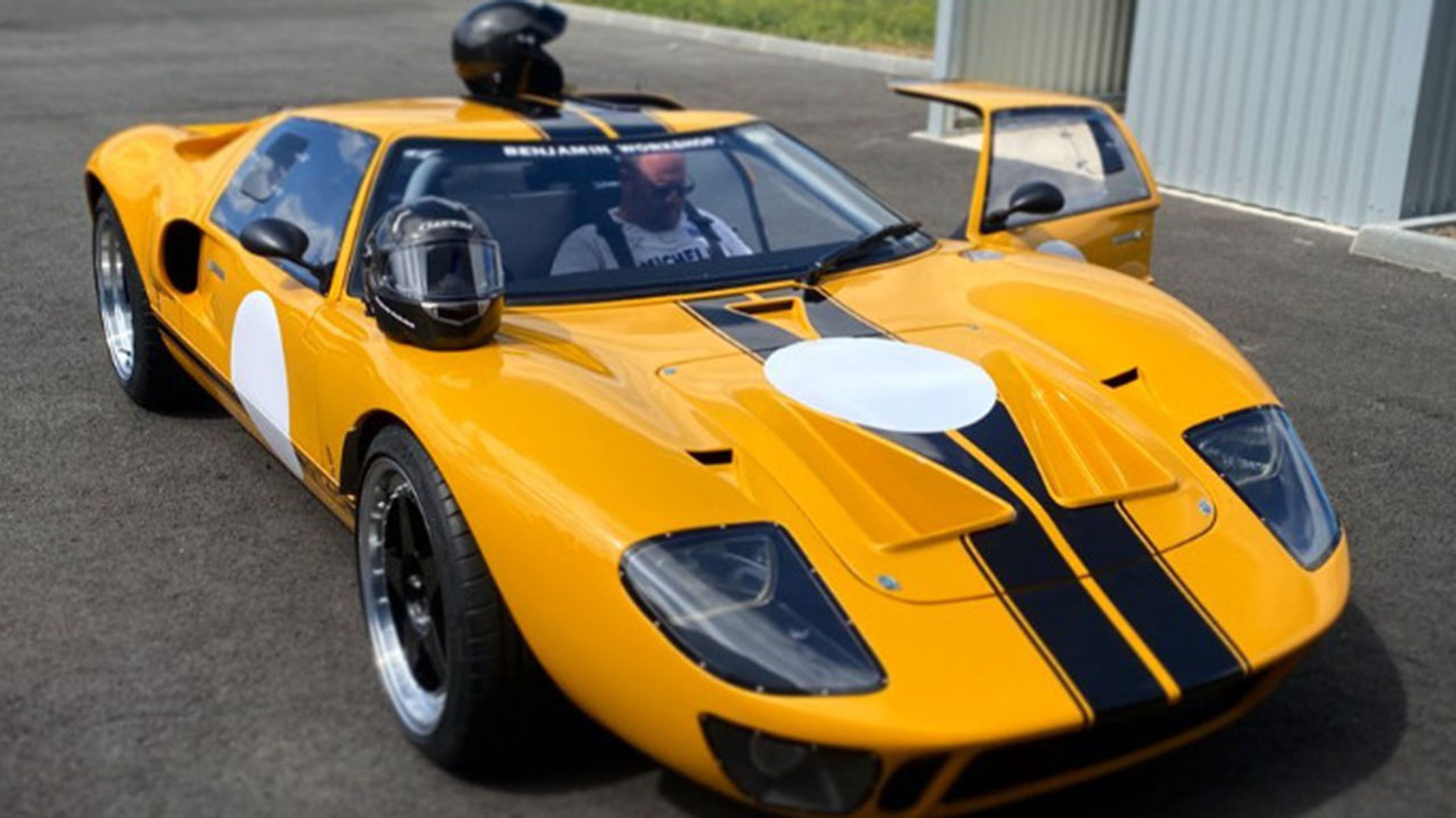 Ford GT40 hecho a mano