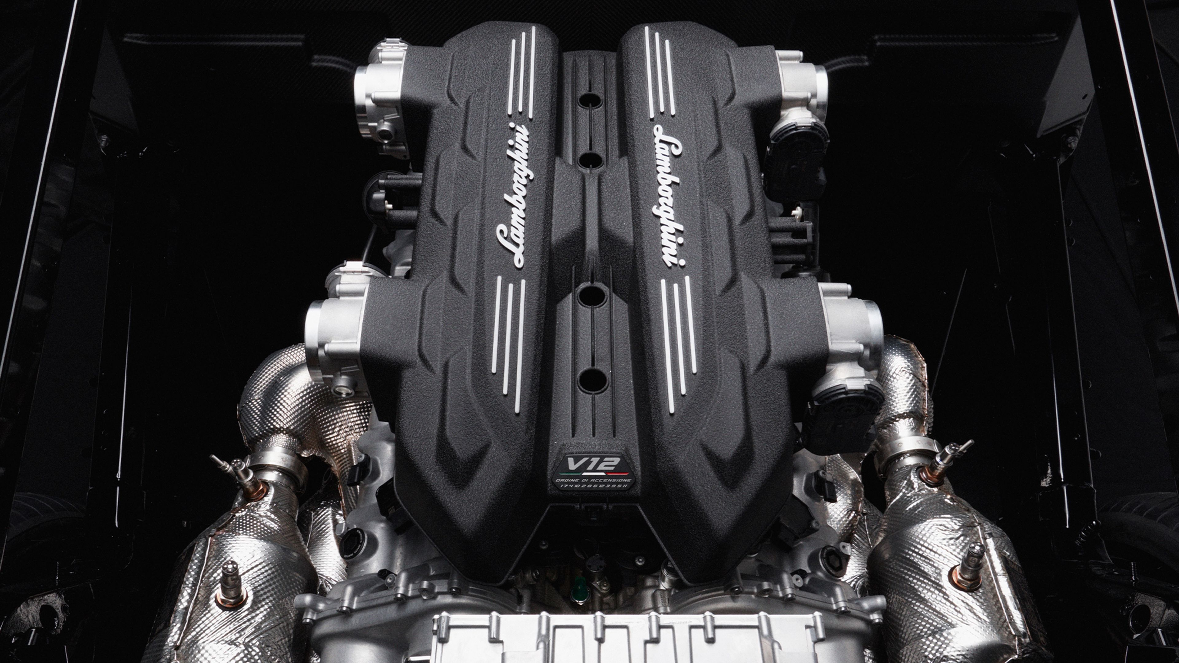 Motor V12 híbrido del Lamborghini LB744
