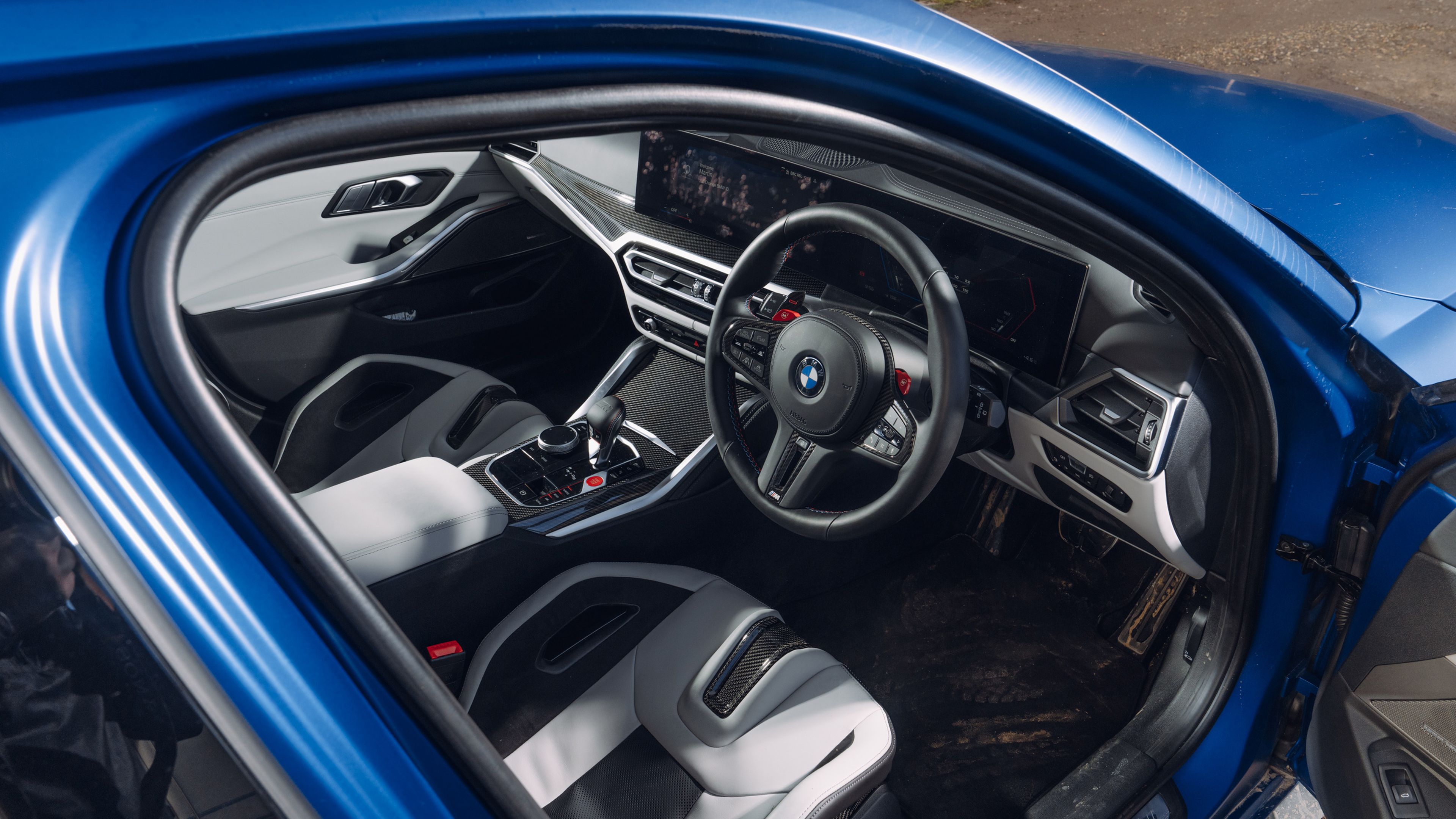 Interior BMW M3 vs Porsche Macan GTS