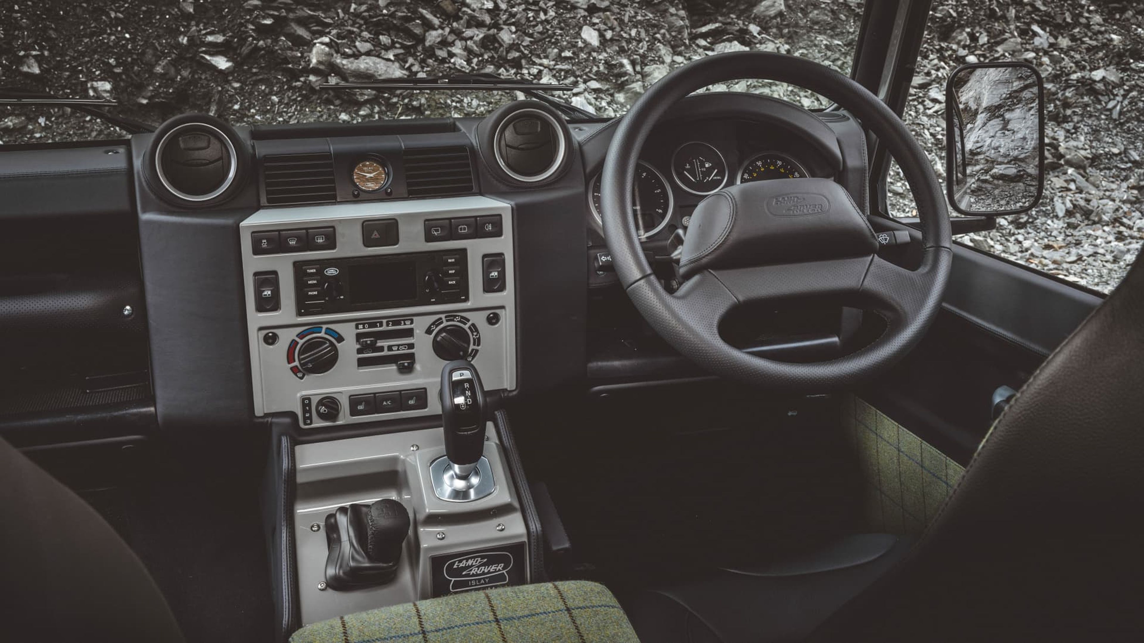 Interior del Land Rover V8 Works Islay Edition