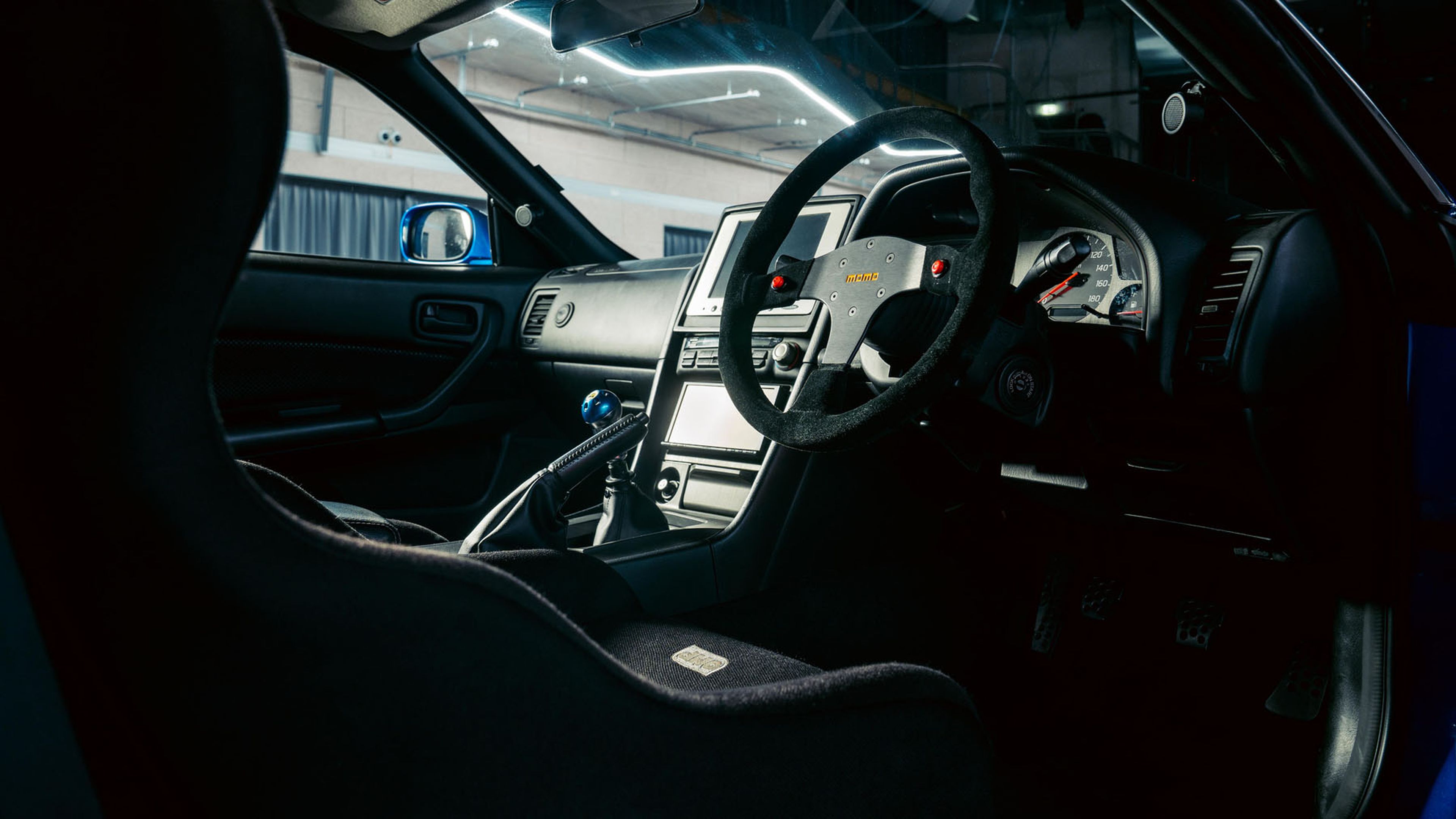 Interior del Nissan Skyline GT-R (R34) de Fast & Furious