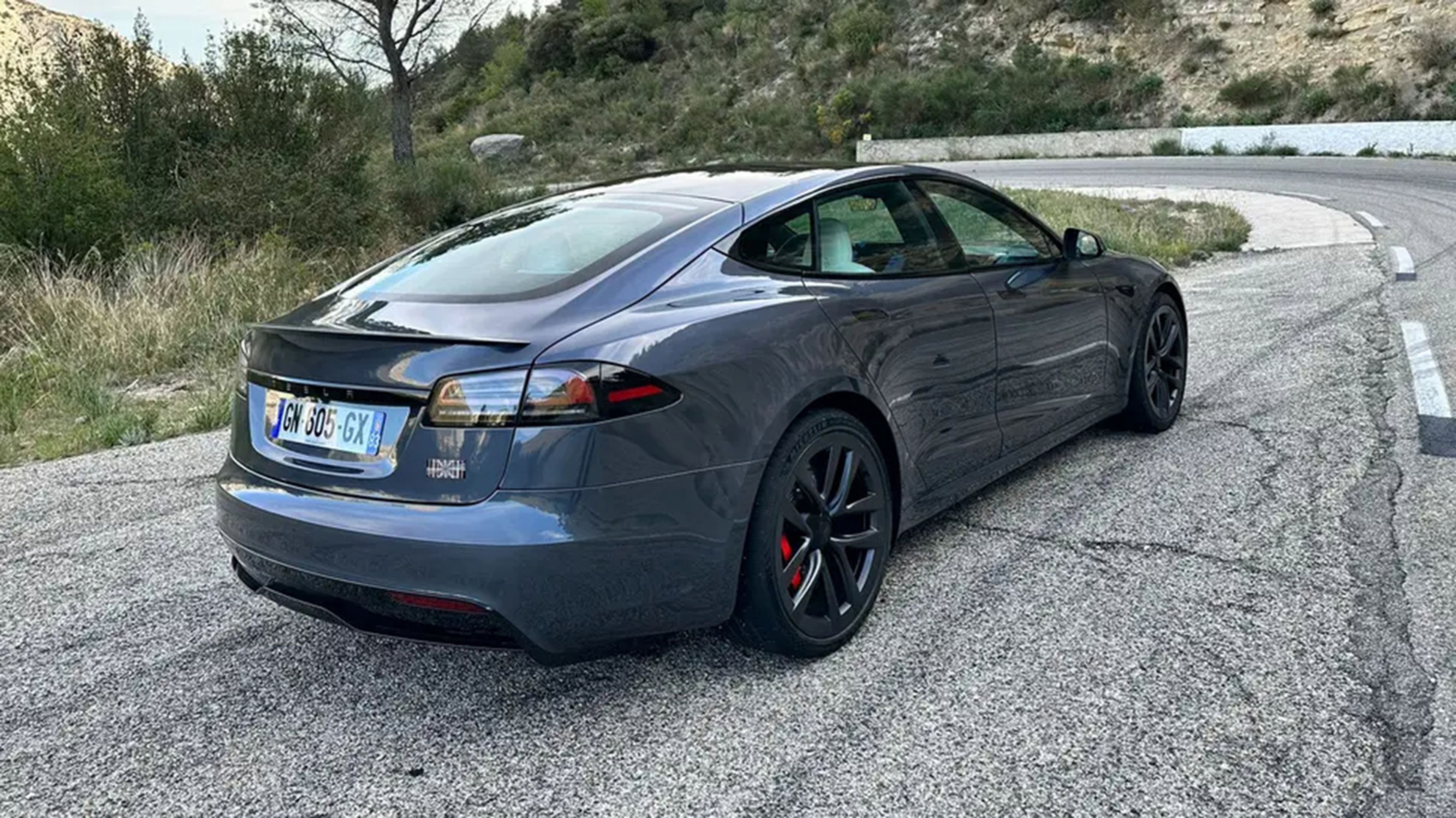 Tesla Model S Plaid (4) 