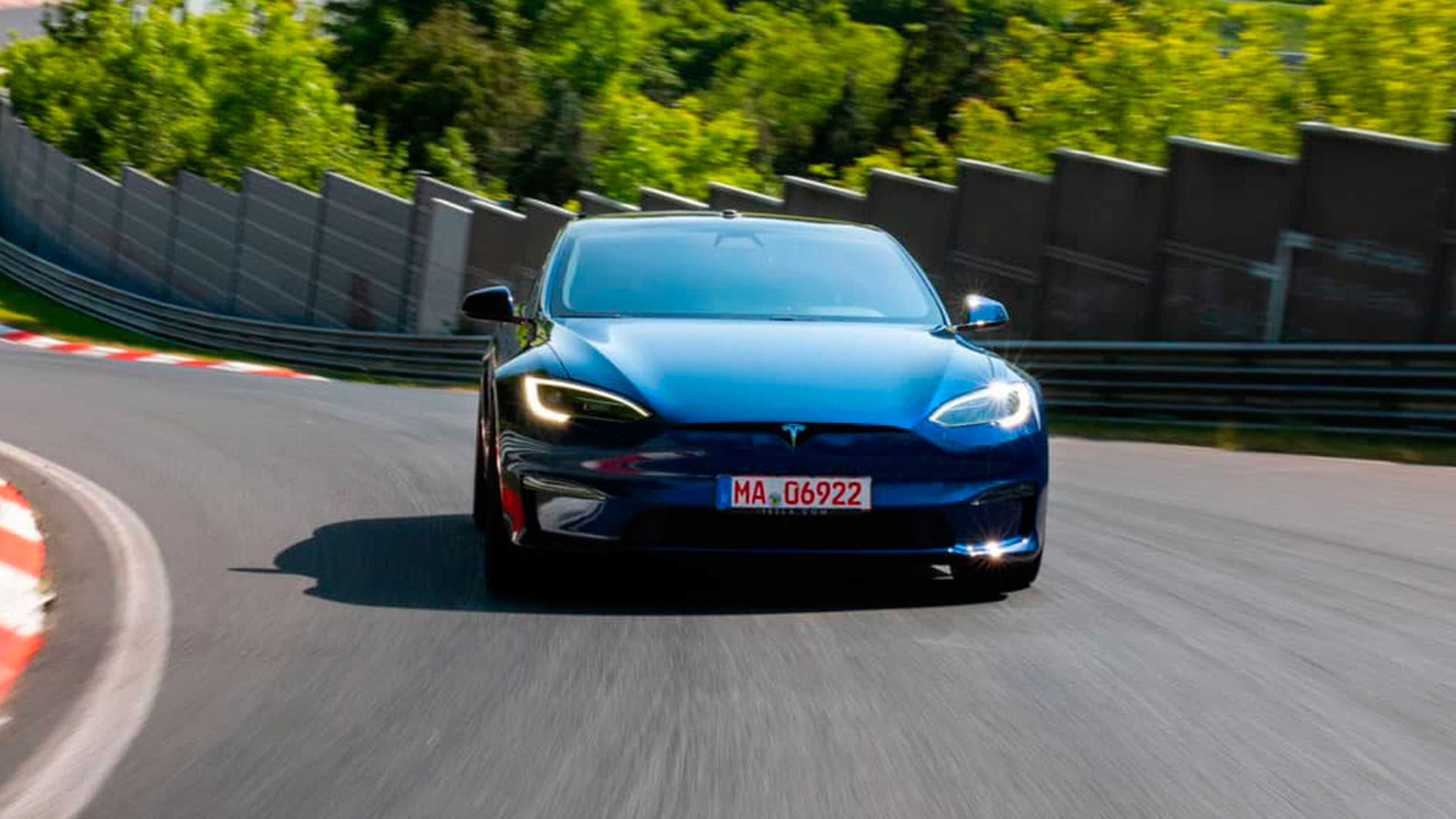 Tesla Model S Plaid Track Pack Nürburgring