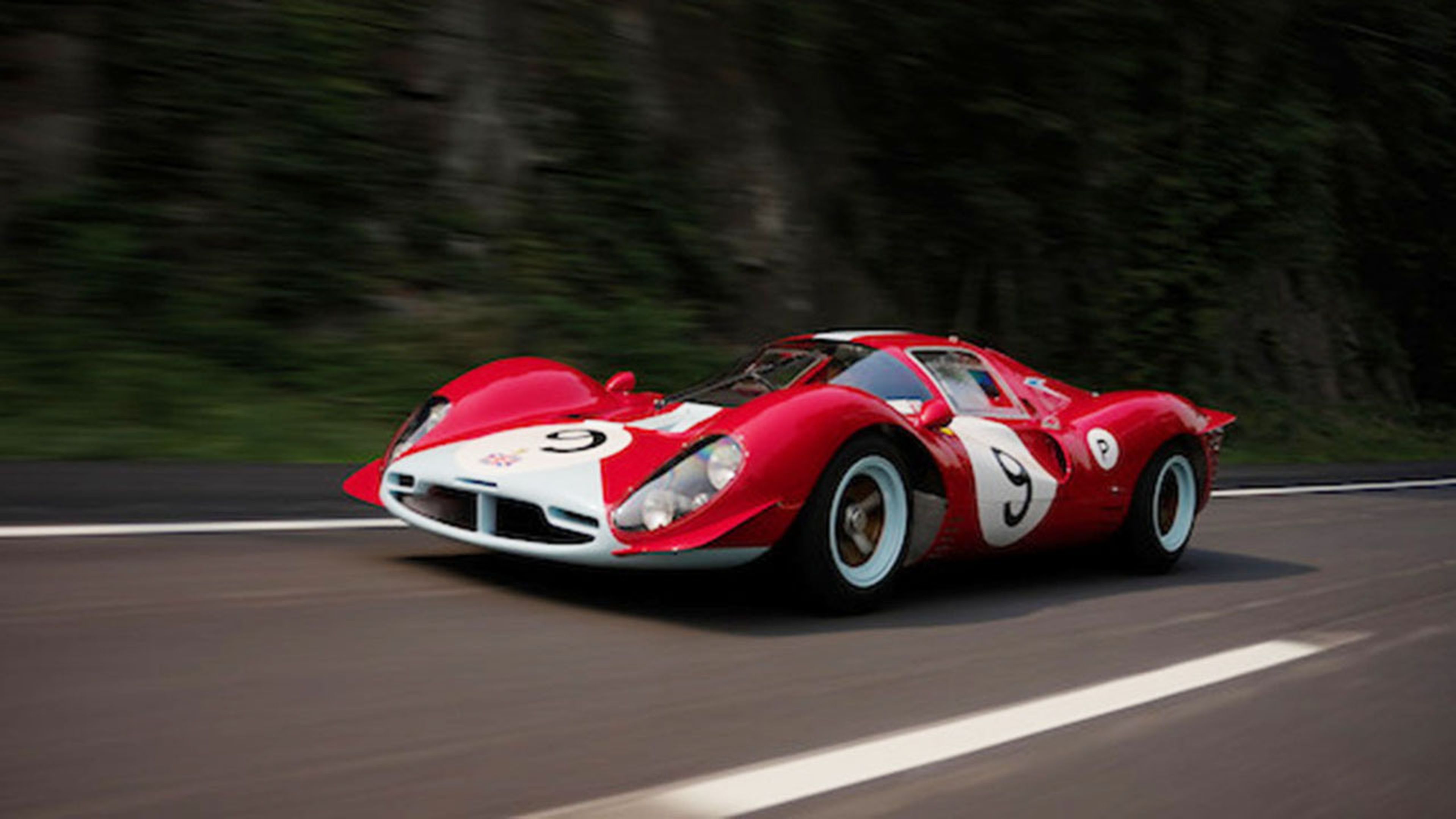 El Ferrari 412P, en plena carrera (Foto: RM Sotheby's).